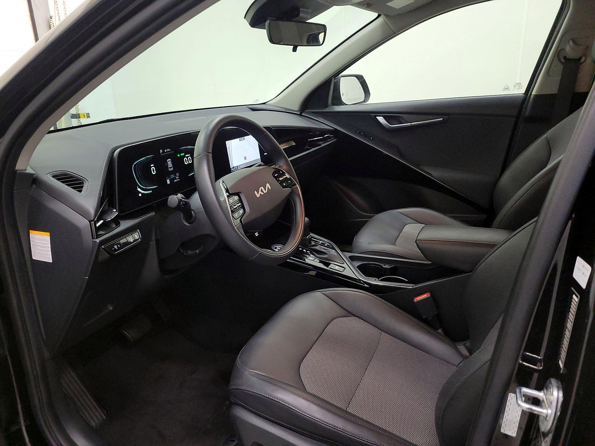 Thumbnail: 2023 Kia Niro - 11