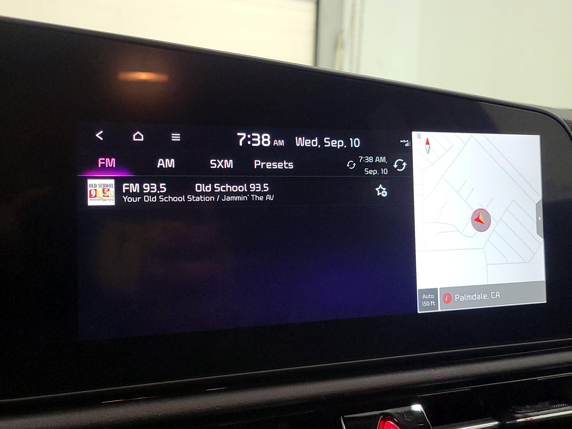 Thumbnail: 2023 Kia Niro - 16