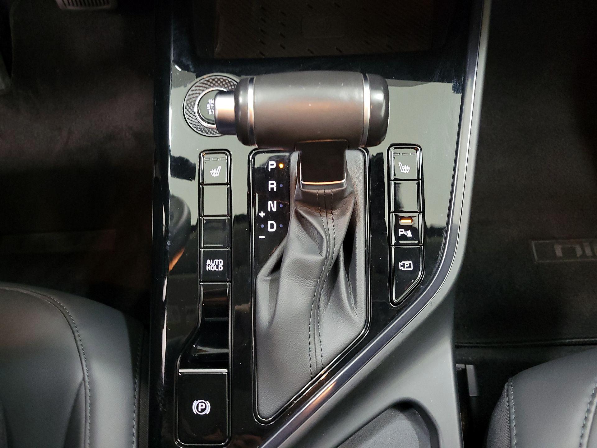 Thumbnail: 2023 Kia Niro - 18