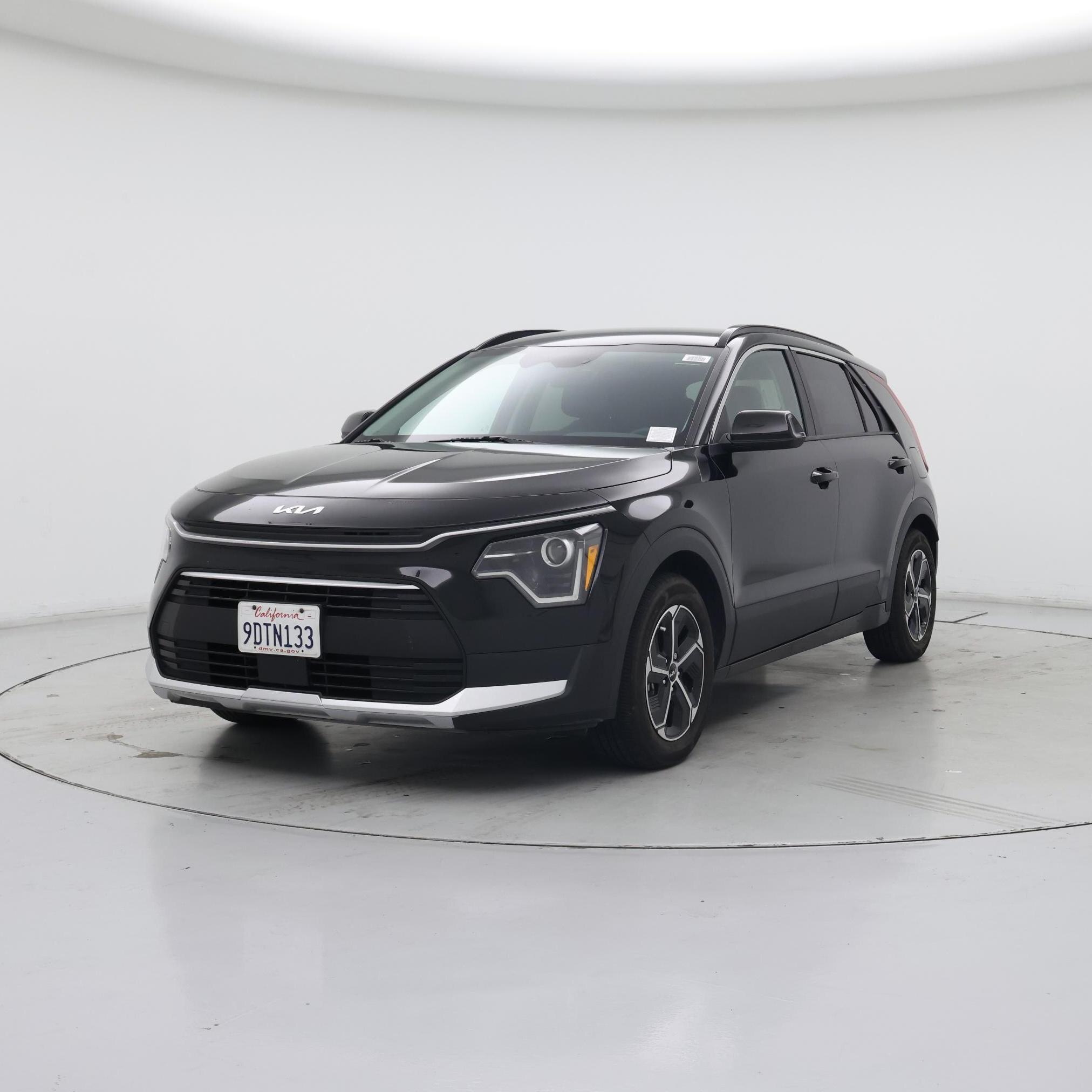 Thumbnail: 2023 Kia Niro - 4