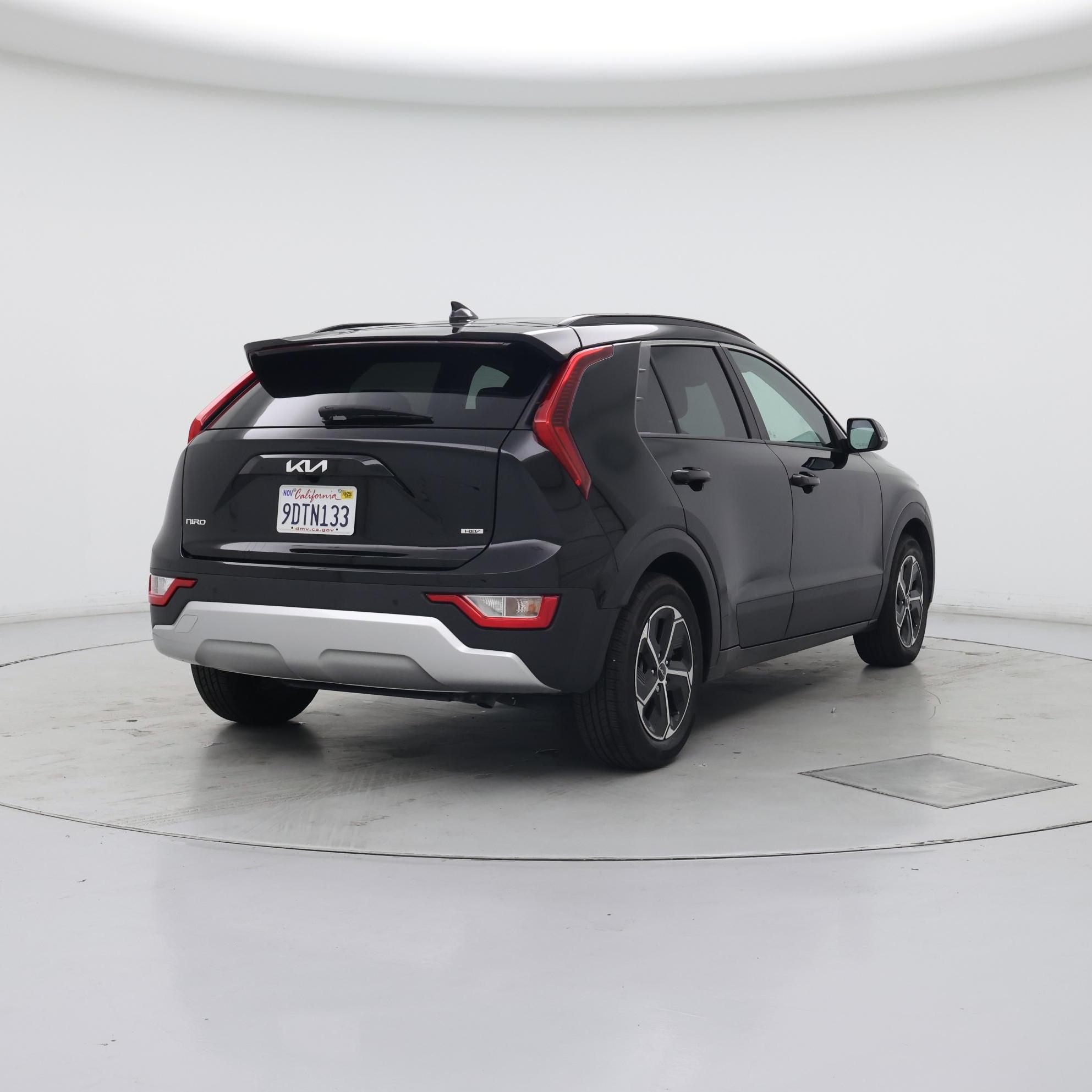 Thumbnail: 2023 Kia Niro - 8