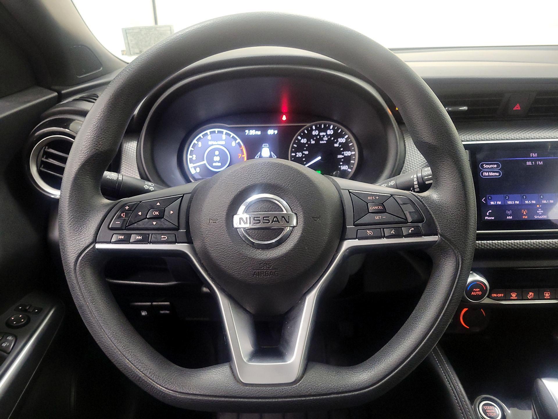 Thumbnail: 2018 Nissan Kicks - 10