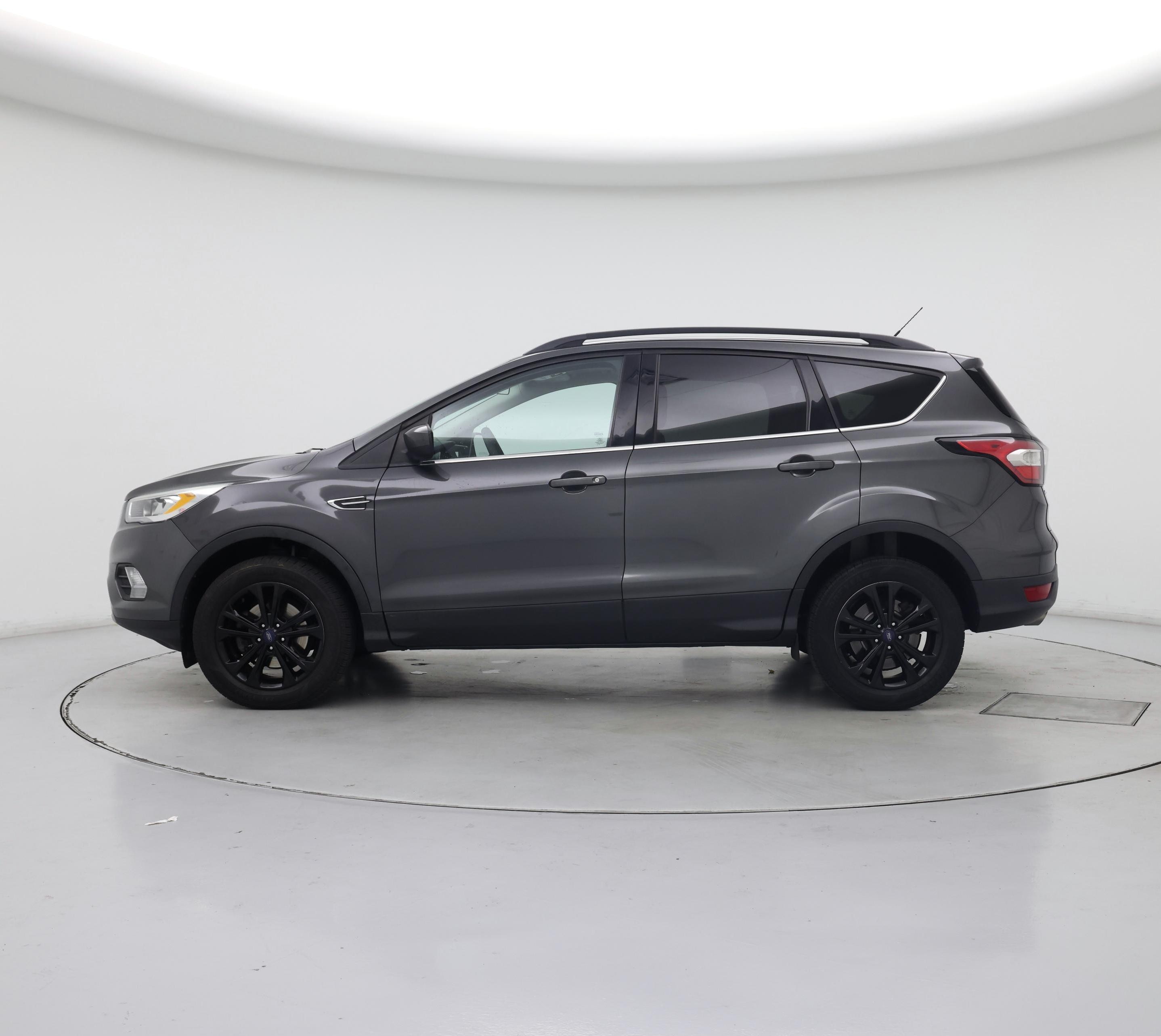 Thumbnail: 2017 Ford Escape - 3