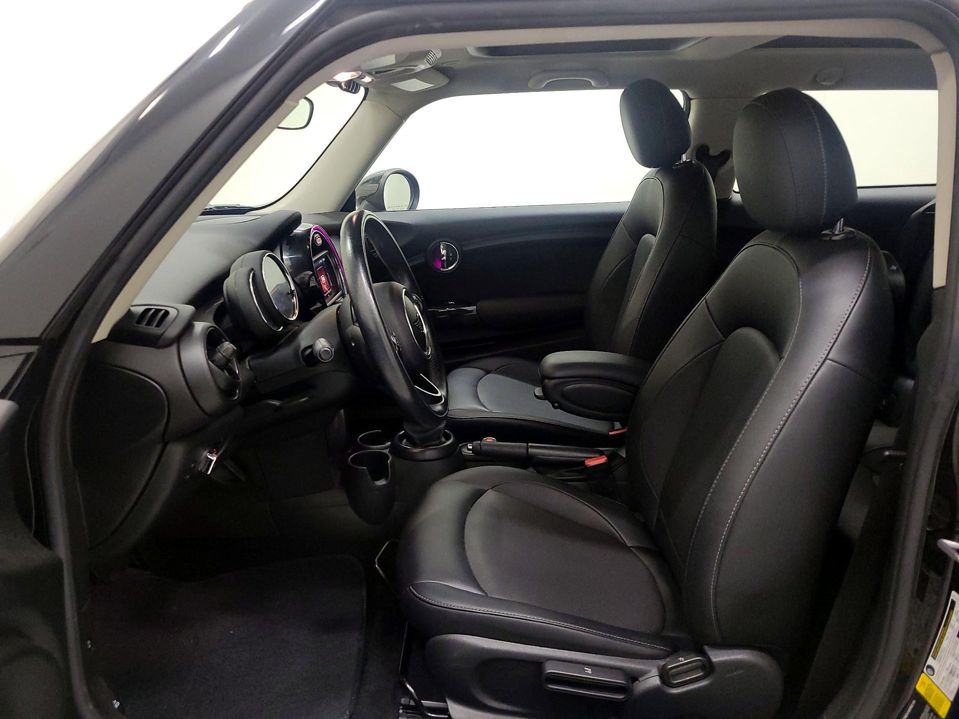 Thumbnail: 2019 MINI Cooper Hardtop - 11