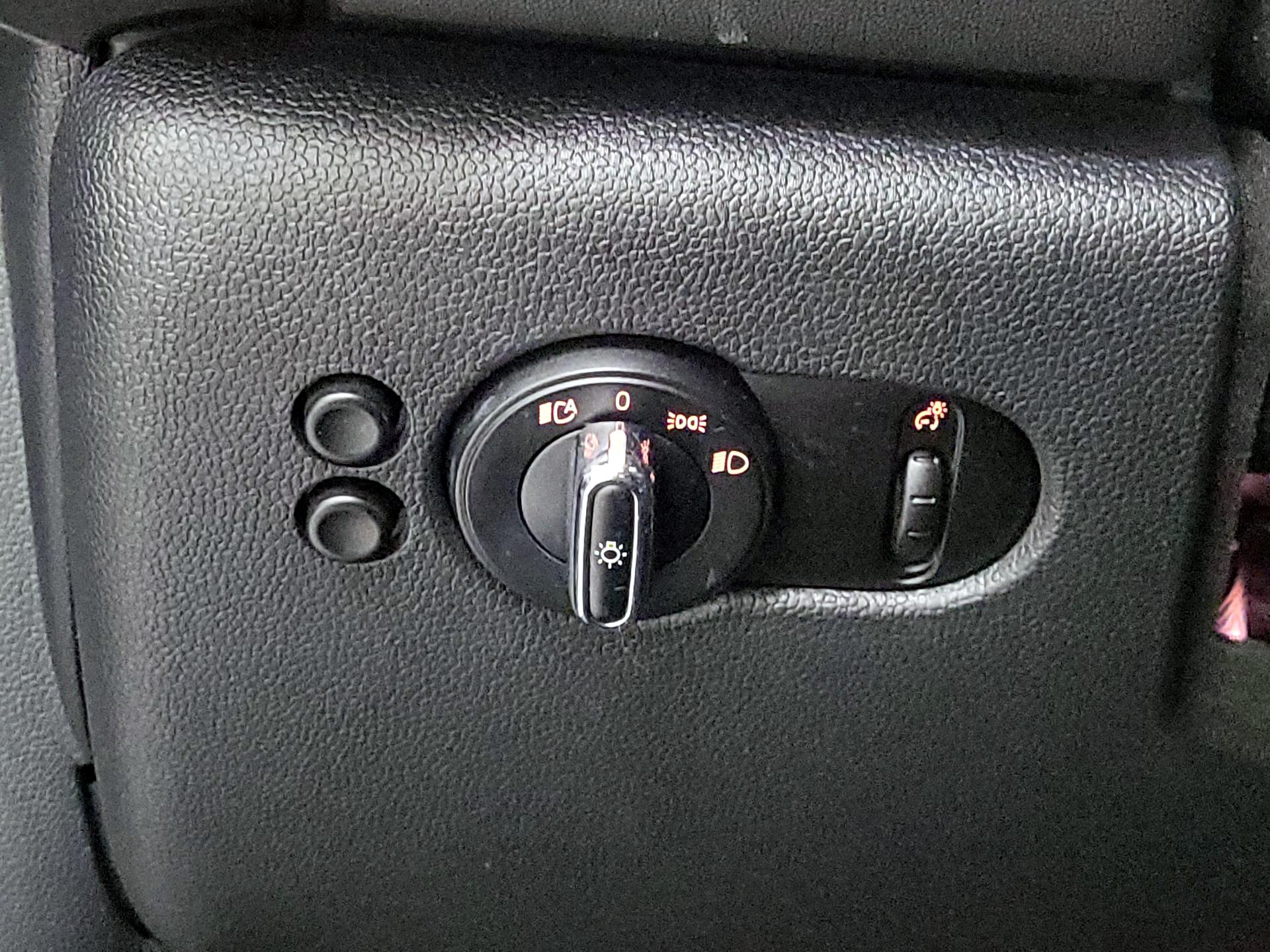 Thumbnail: 2019 MINI Cooper Hardtop - 13