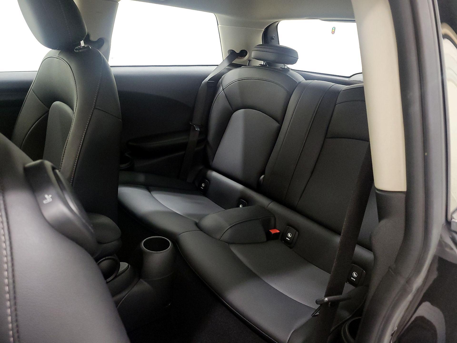 Thumbnail: 2019 MINI Cooper Hardtop - 18