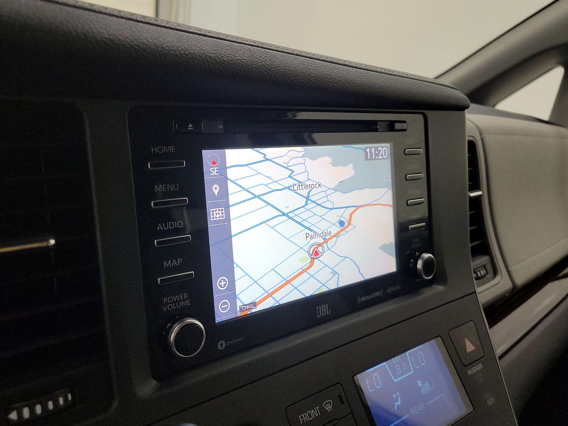 Thumbnail: 2020 Toyota Sienna - 14
