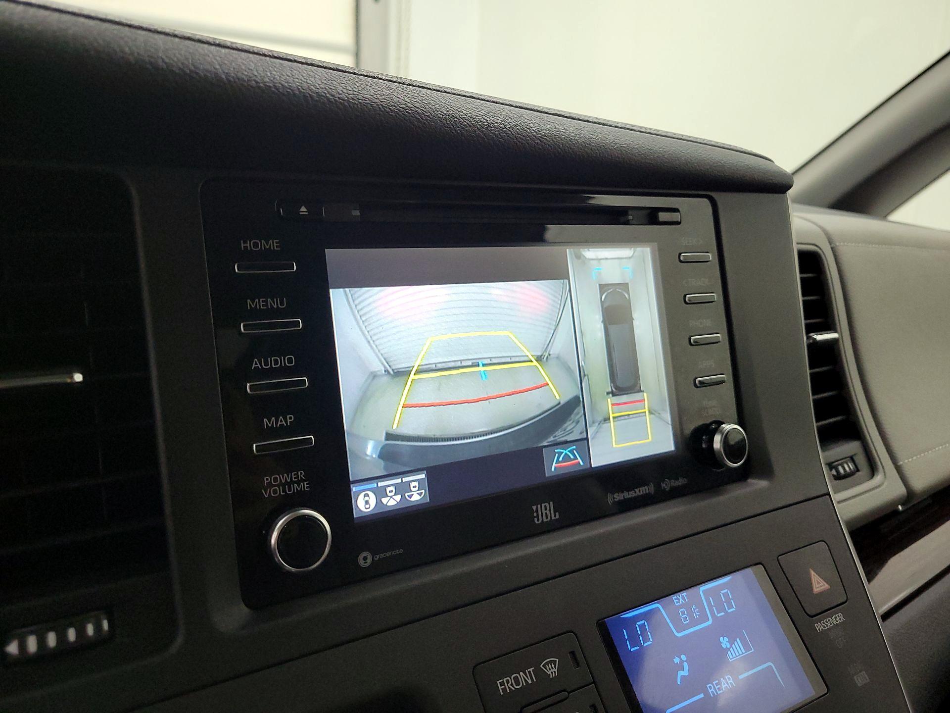 Thumbnail: 2020 Toyota Sienna - 15