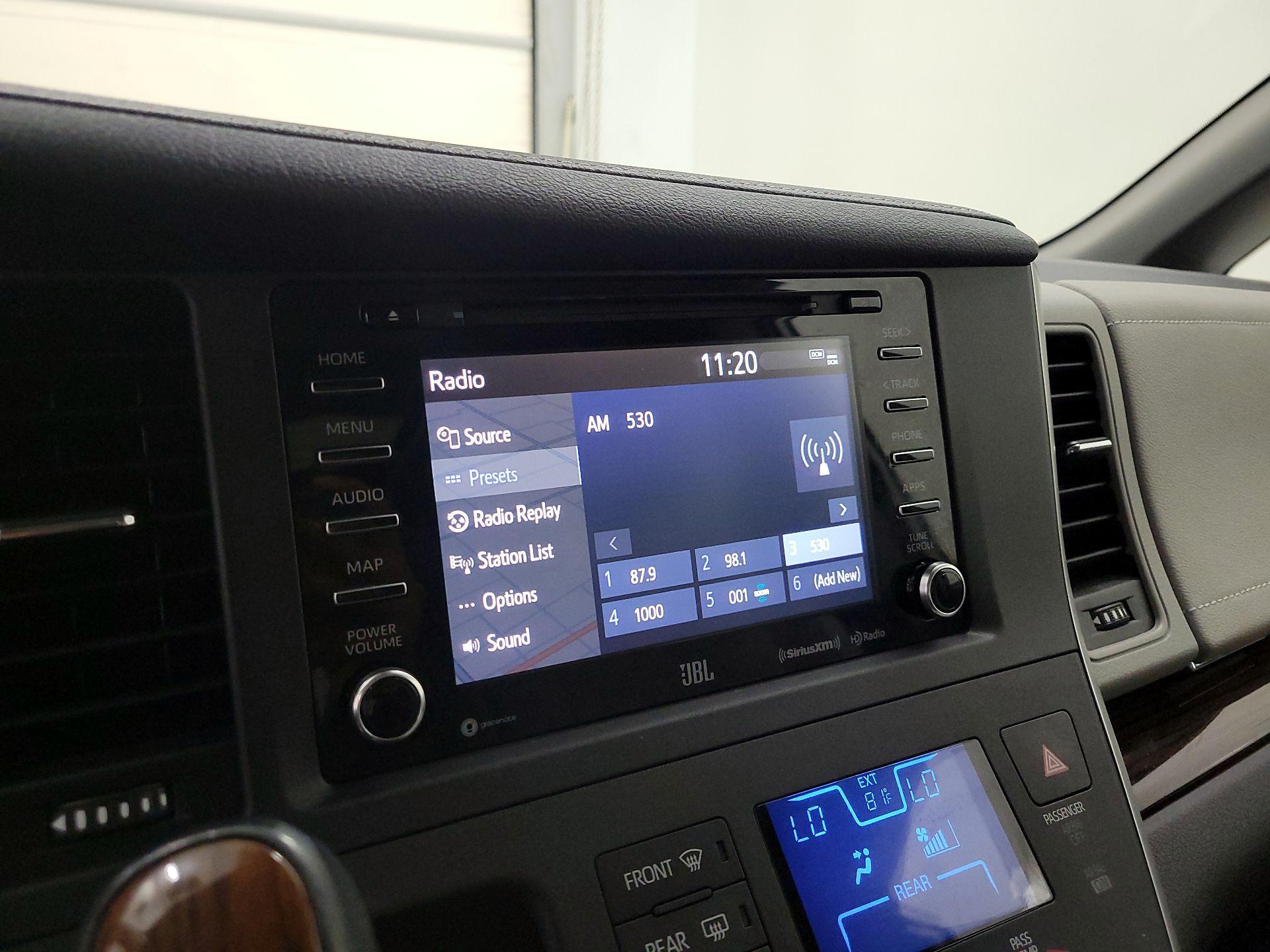 Thumbnail: 2020 Toyota Sienna - 16