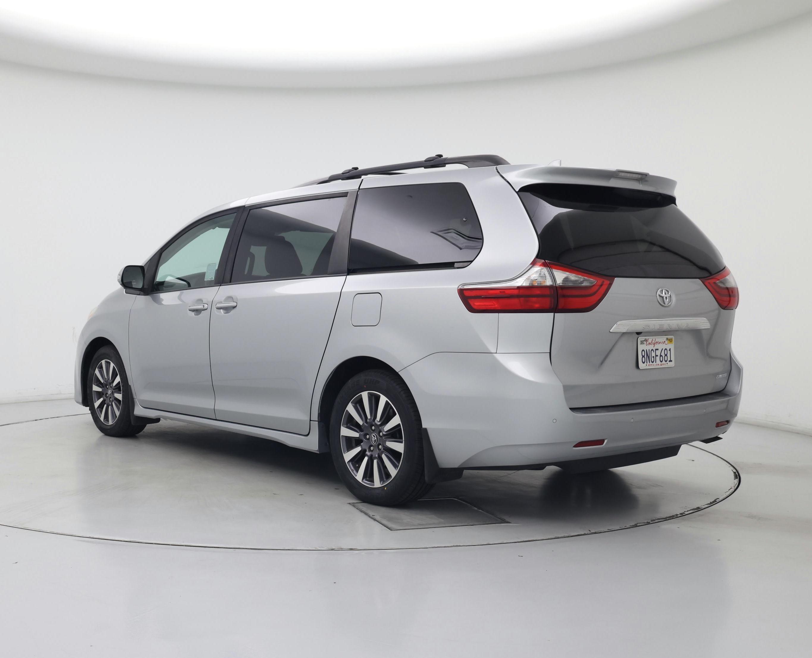 Thumbnail: 2020 Toyota Sienna - 2