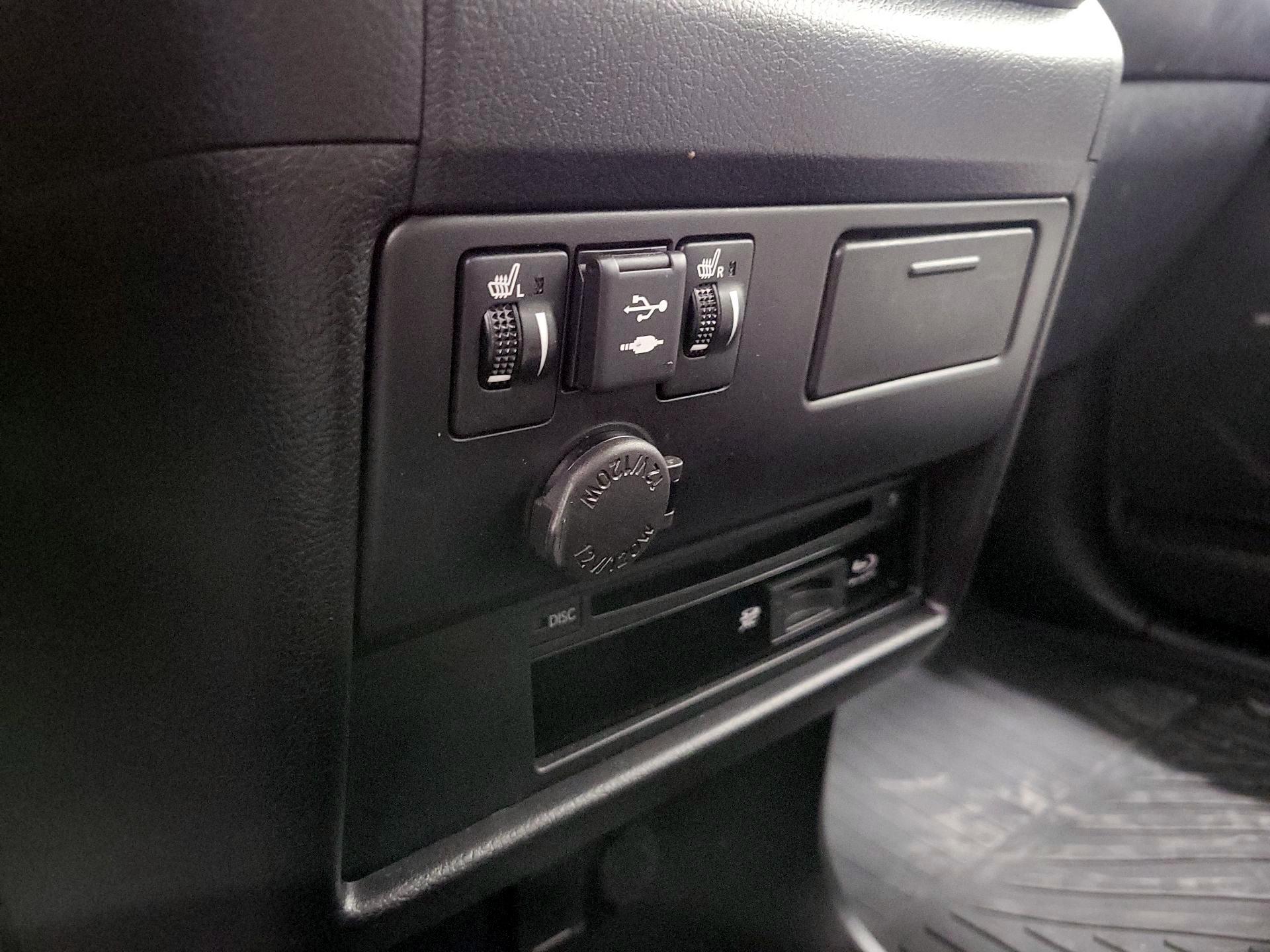 Thumbnail: 2020 Toyota Sienna - 19