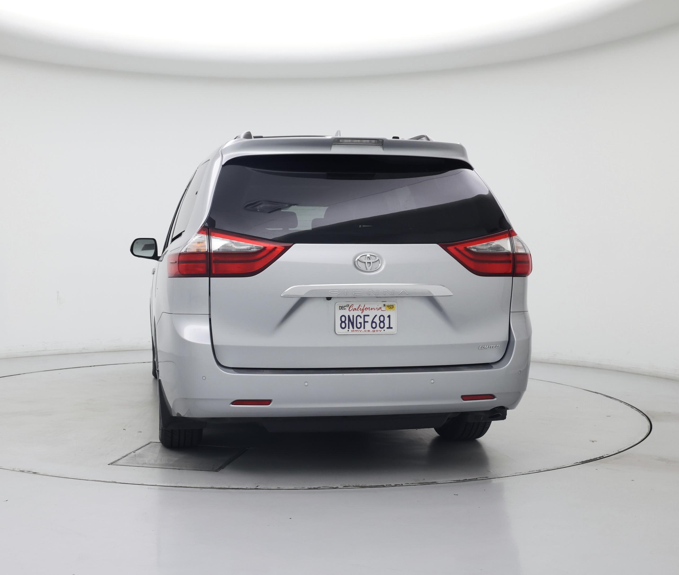 Thumbnail: 2020 Toyota Sienna - 6