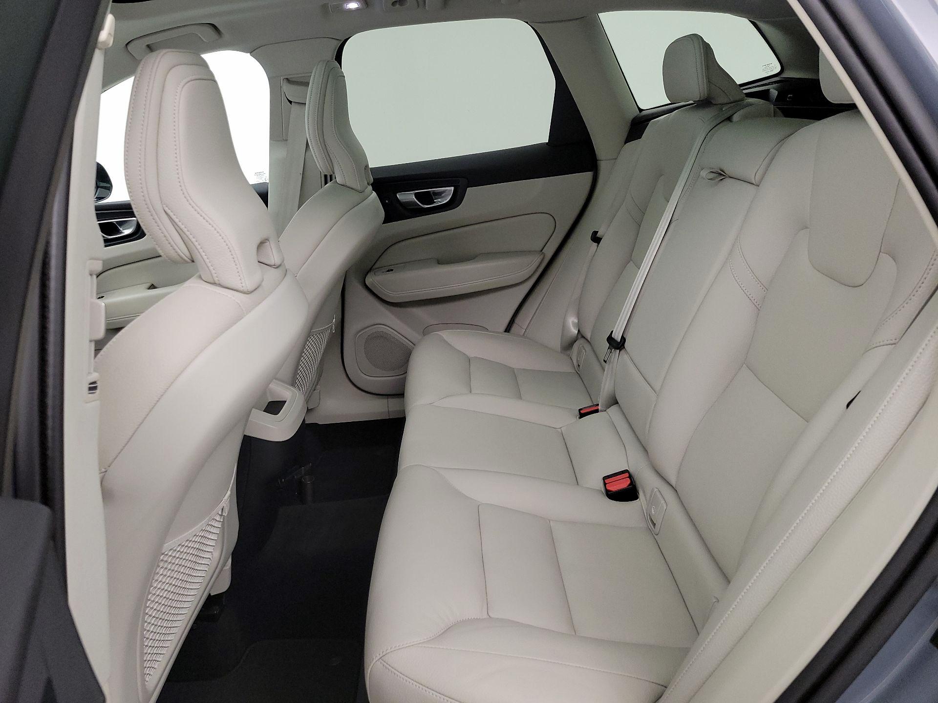Thumbnail: 2024 Volvo XC60 - 20