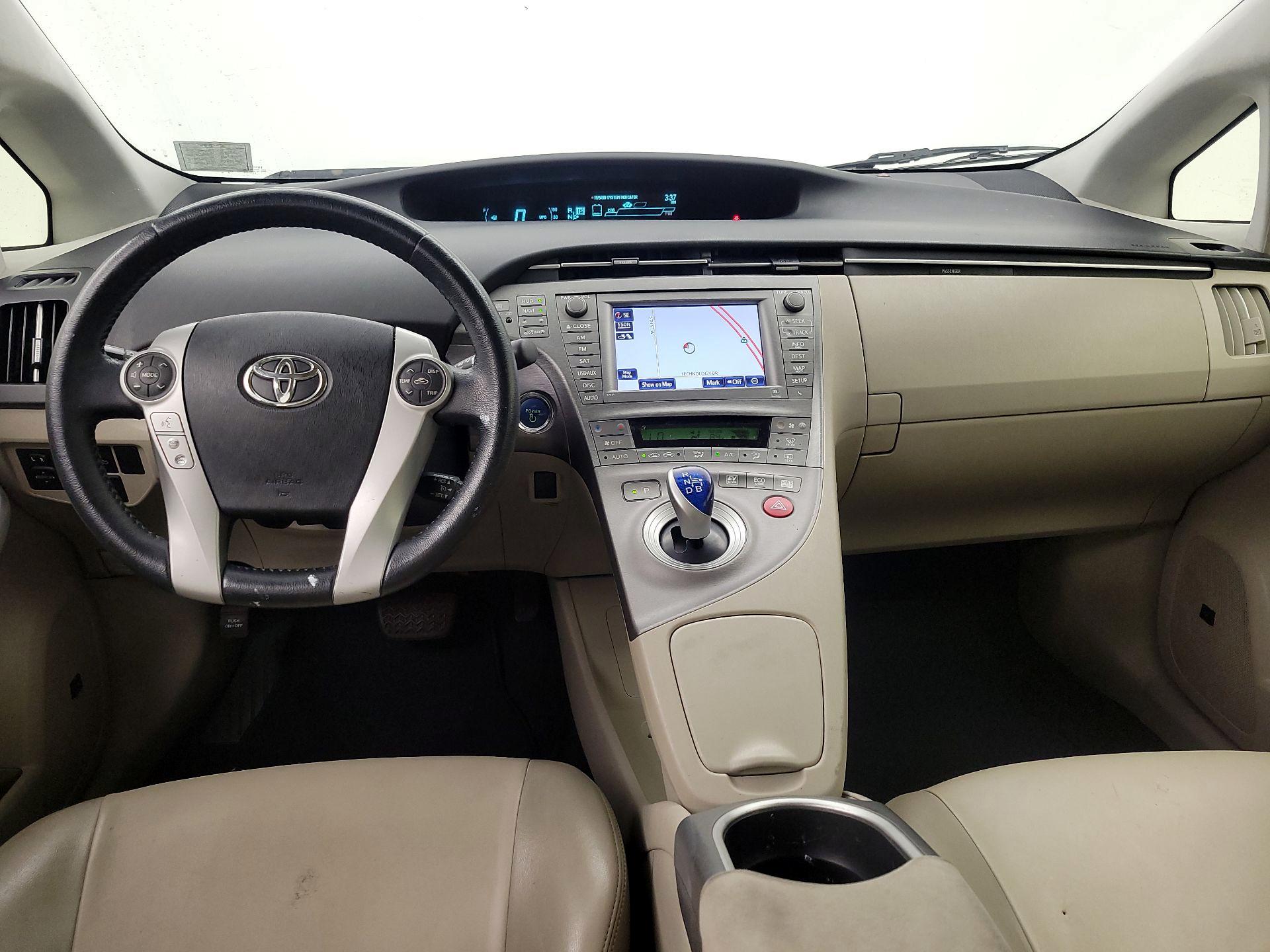 Thumbnail: 2014 Toyota Prius - 9