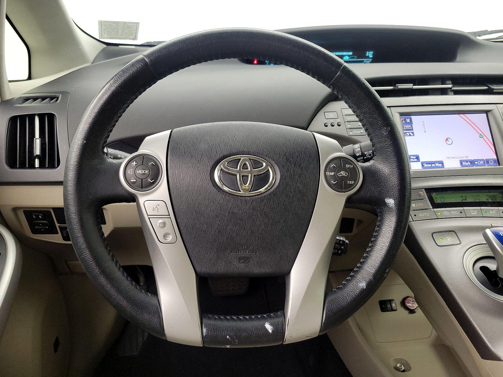 Thumbnail: 2014 Toyota Prius - 10