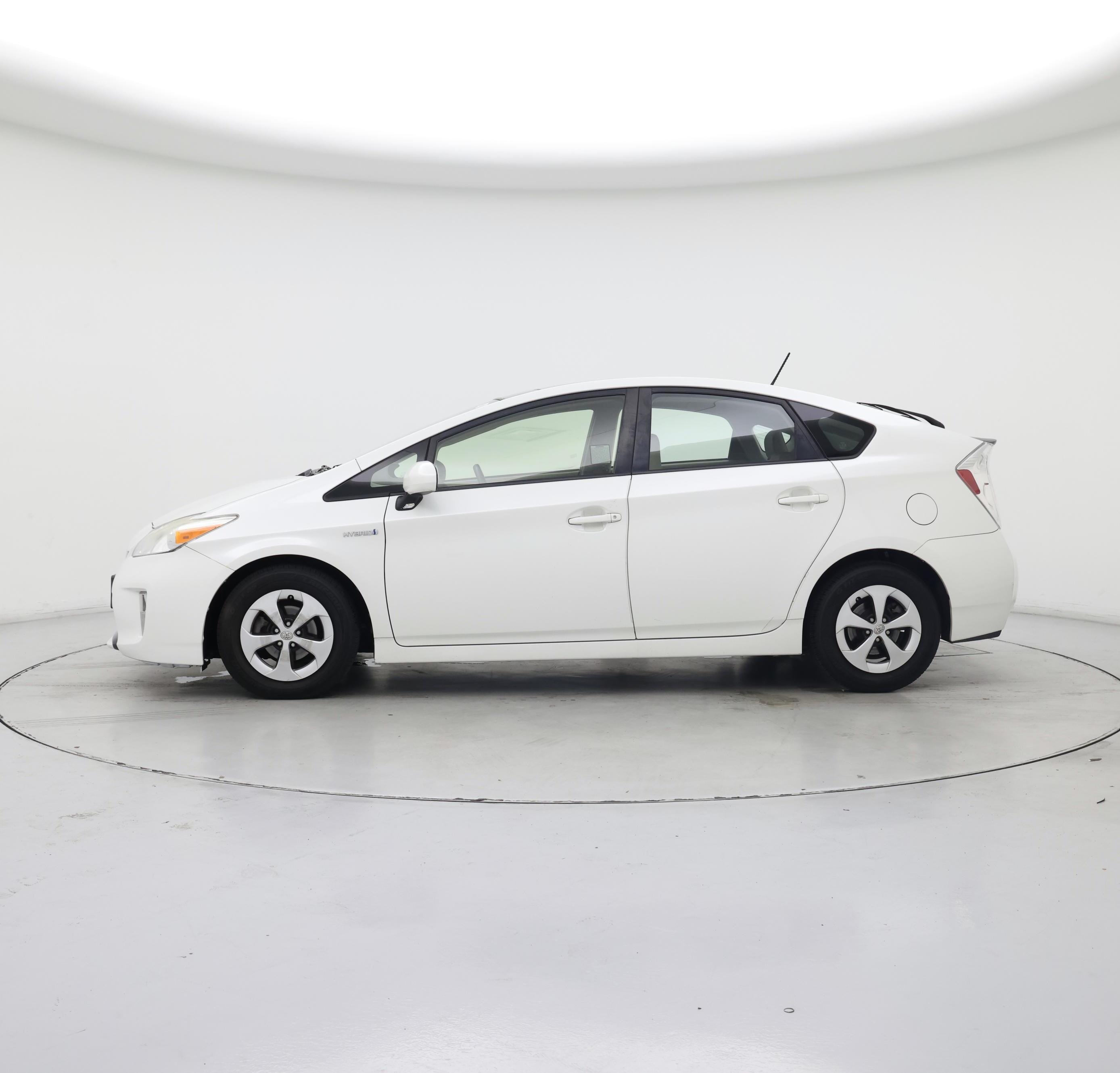 Thumbnail: 2014 Toyota Prius - 3