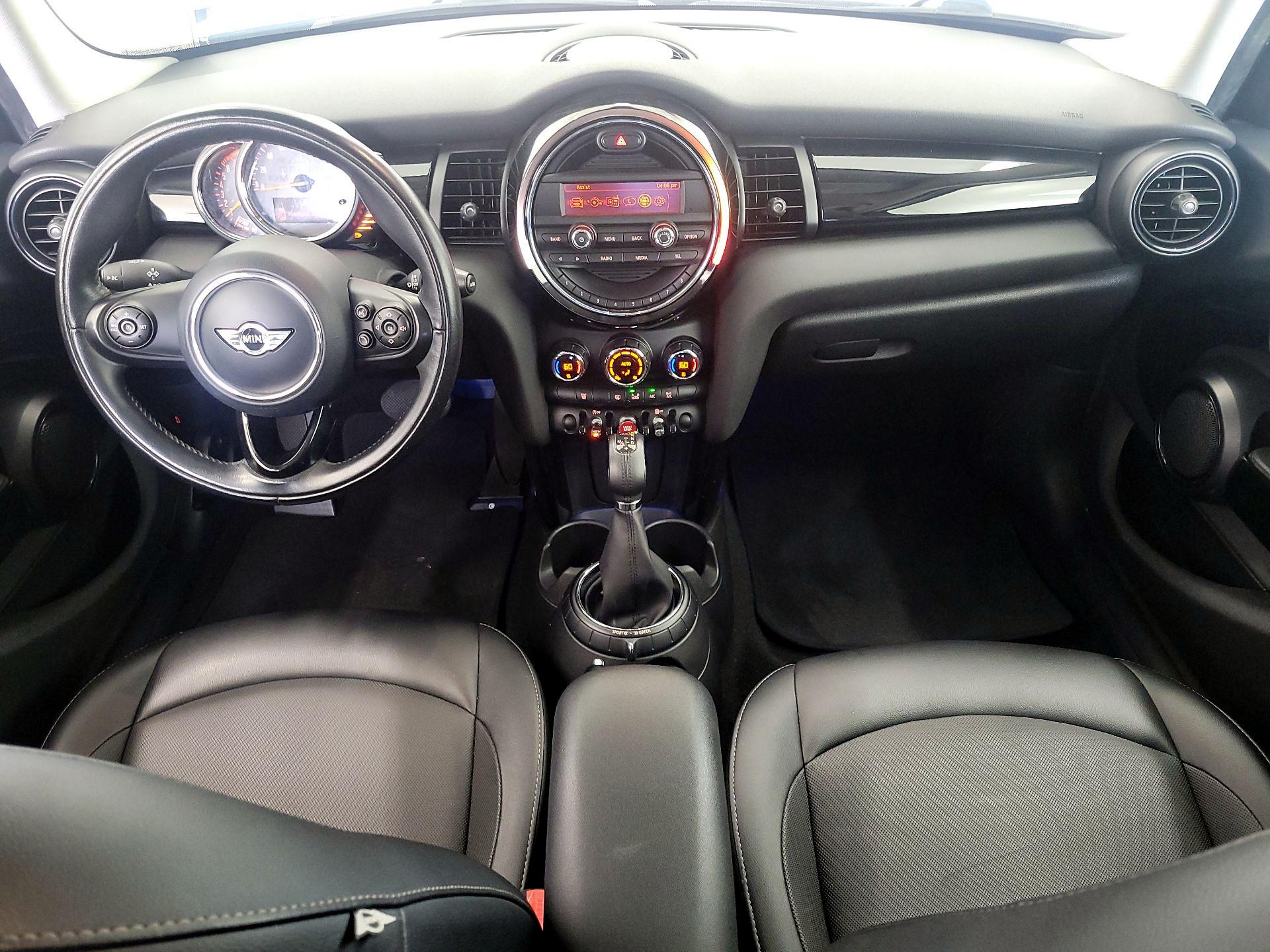 Thumbnail: 2016 MINI Cooper Hardtop - 9