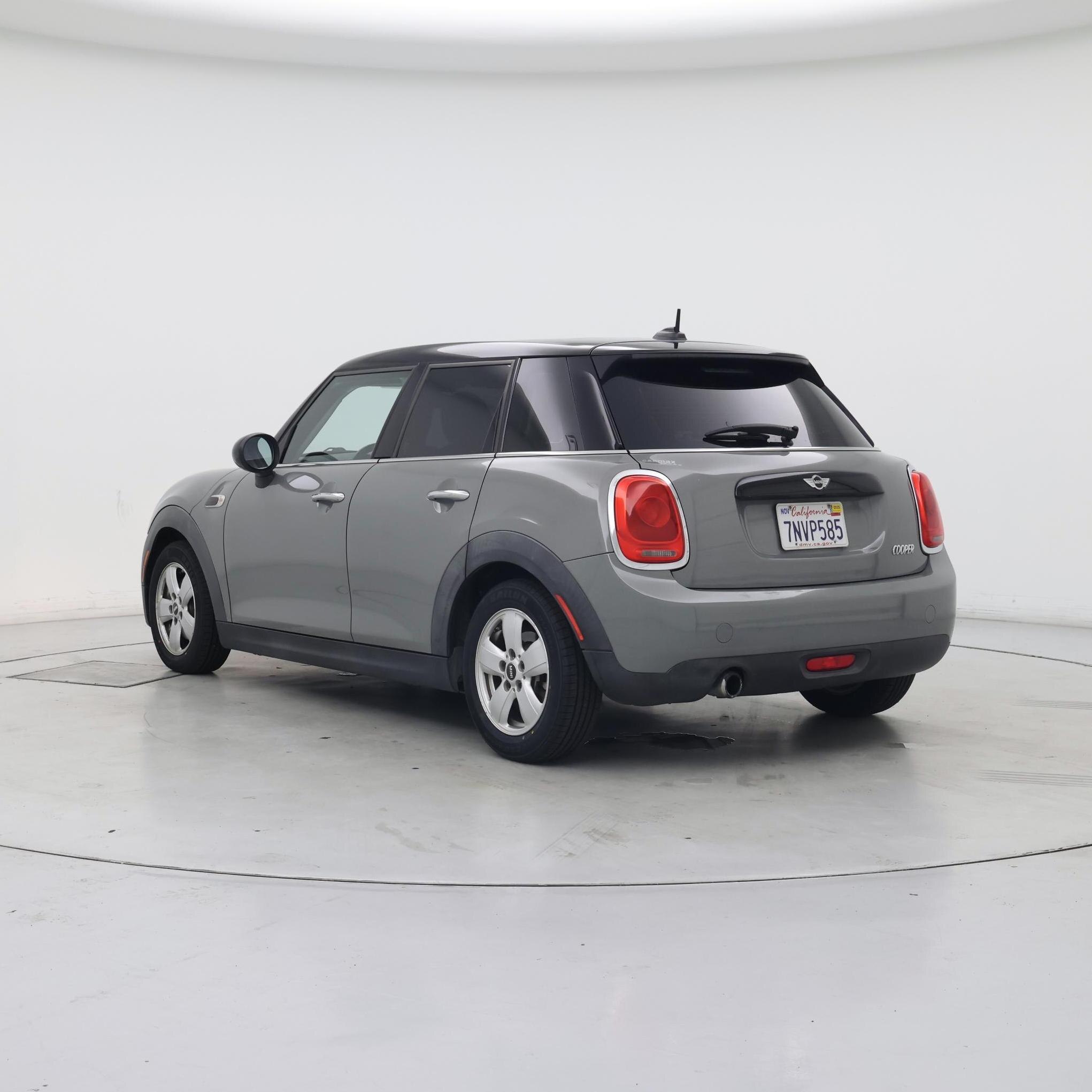 Thumbnail: 2016 MINI Cooper Hardtop - 2