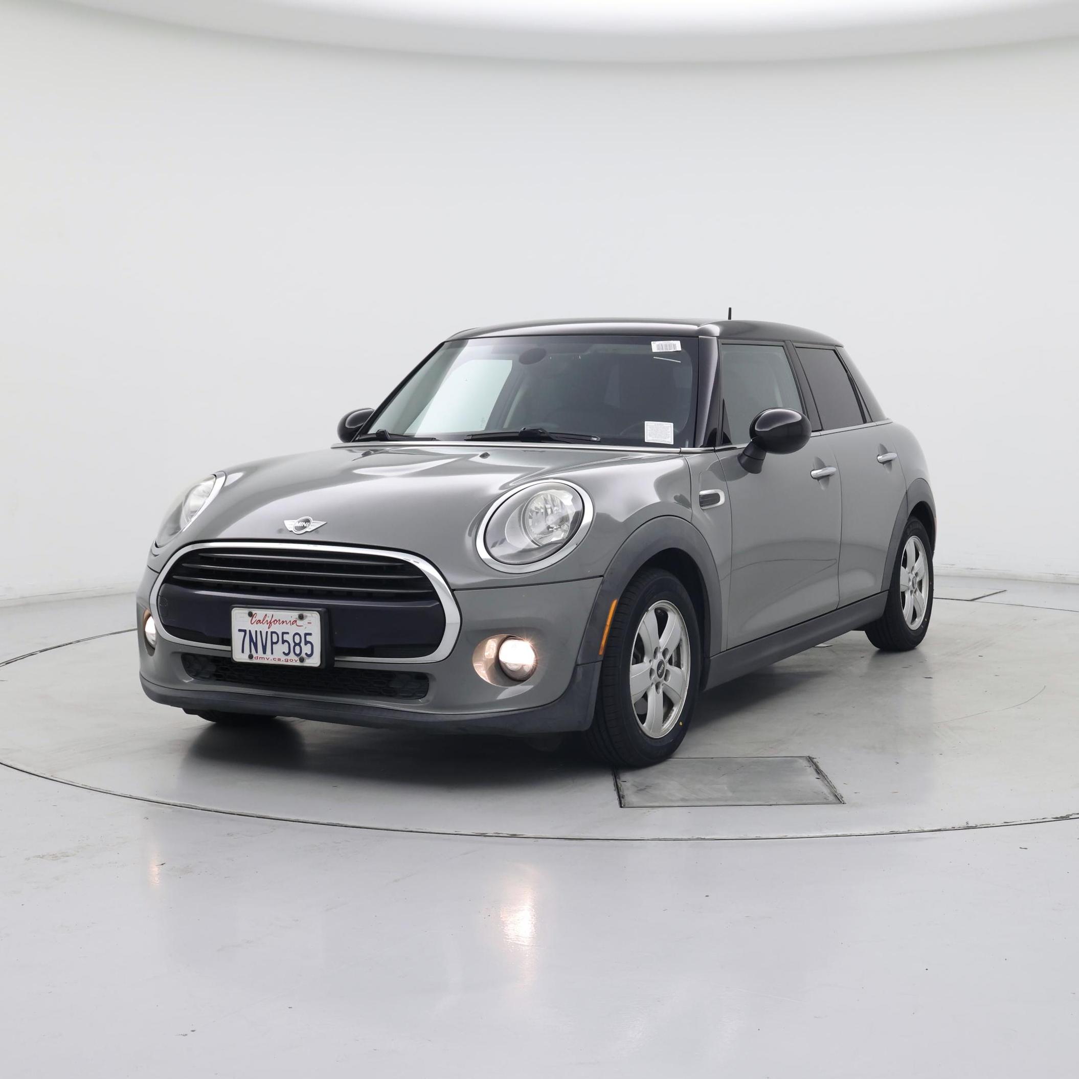 Thumbnail: 2016 MINI Cooper Hardtop - 4