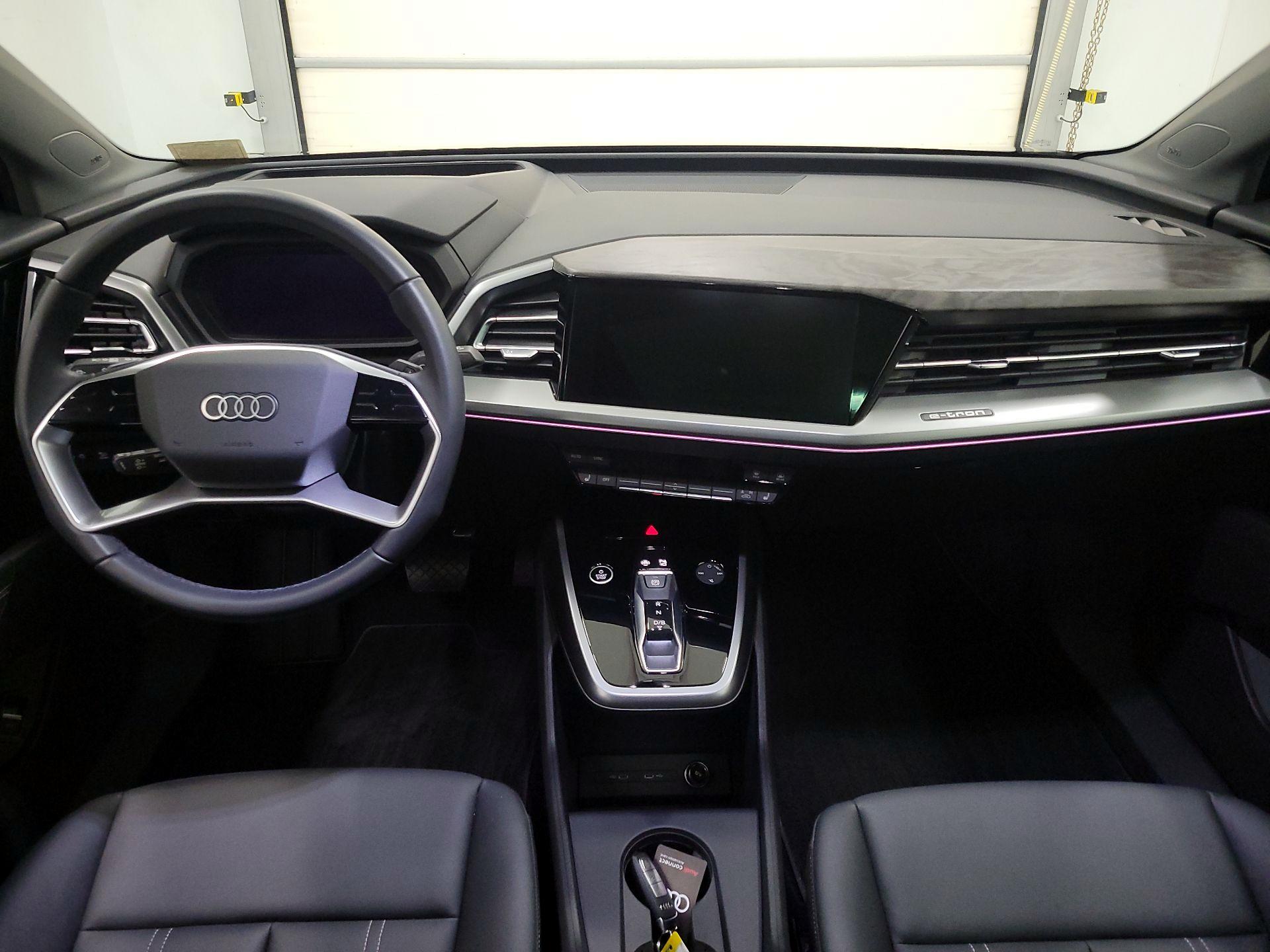 Thumbnail: 2022 Audi Q4 e-tron - 9