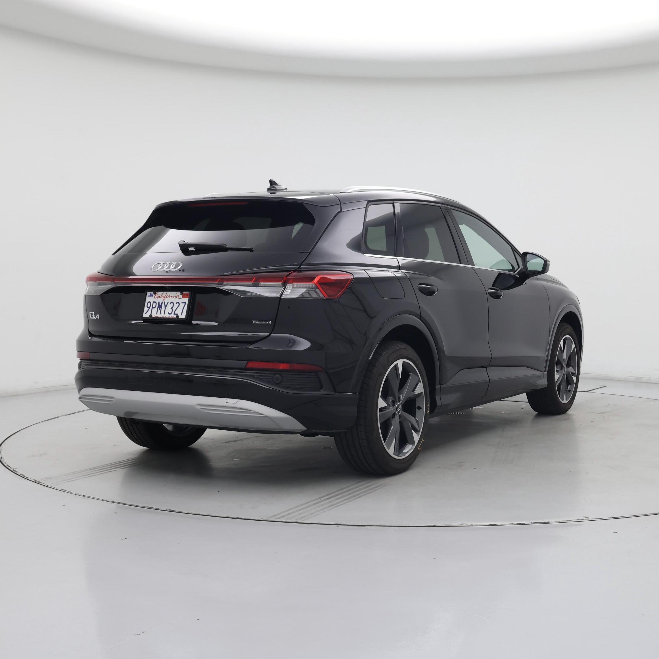 Thumbnail: 2022 Audi Q4 e-tron - 8