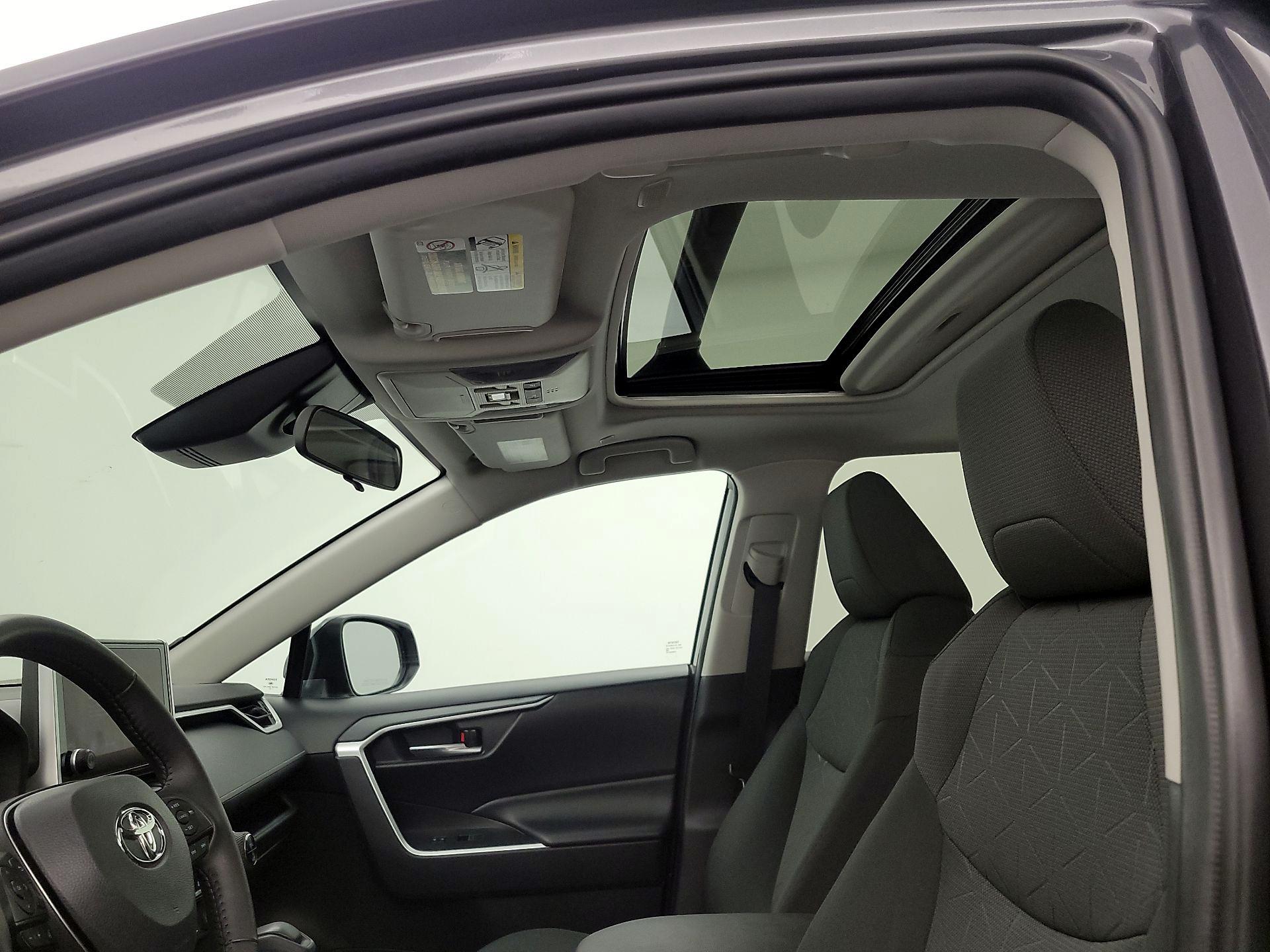 Thumbnail: 2023 Toyota RAV4 - 19