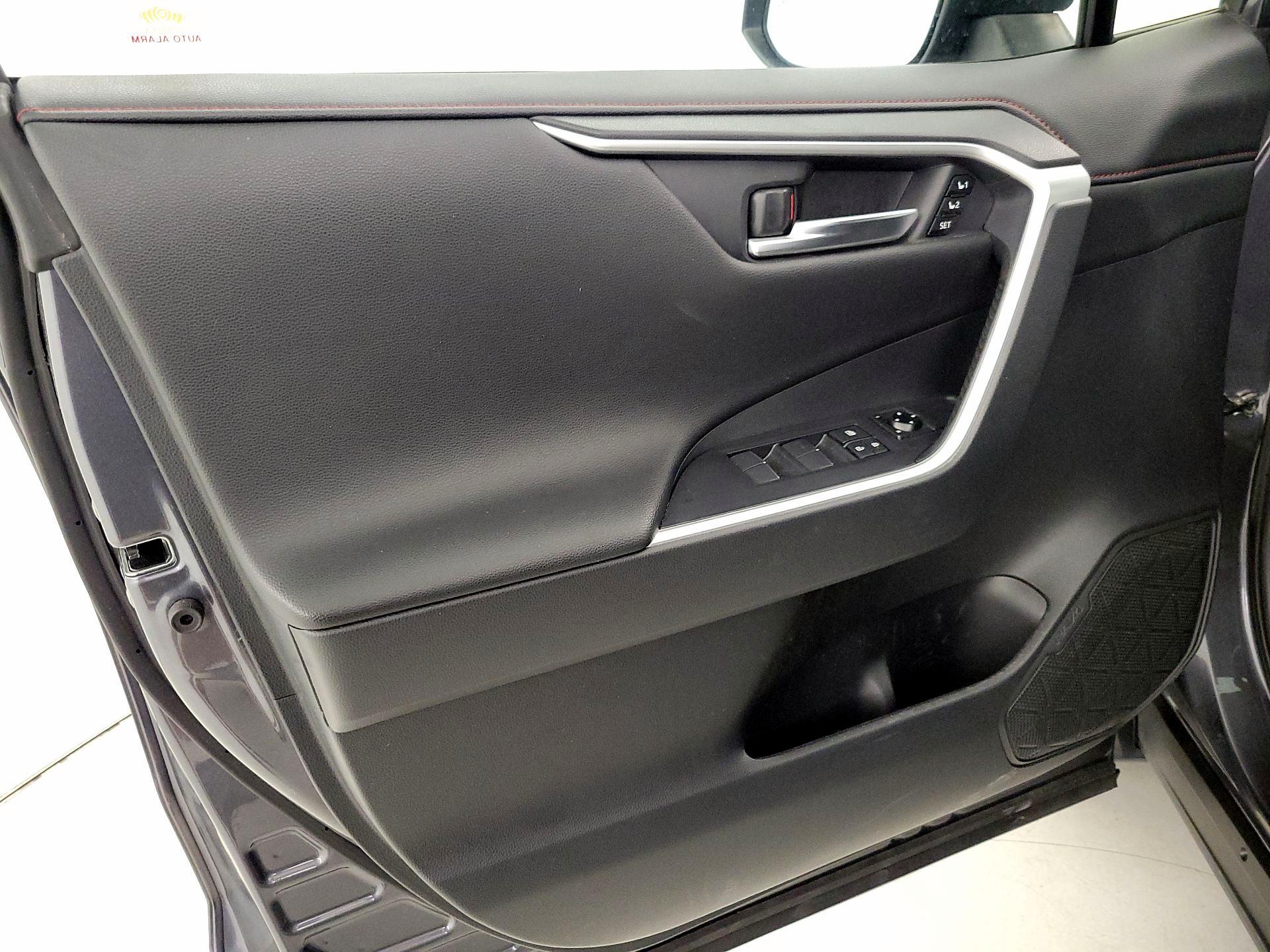 Thumbnail: 2021 Toyota RAV4 - 12