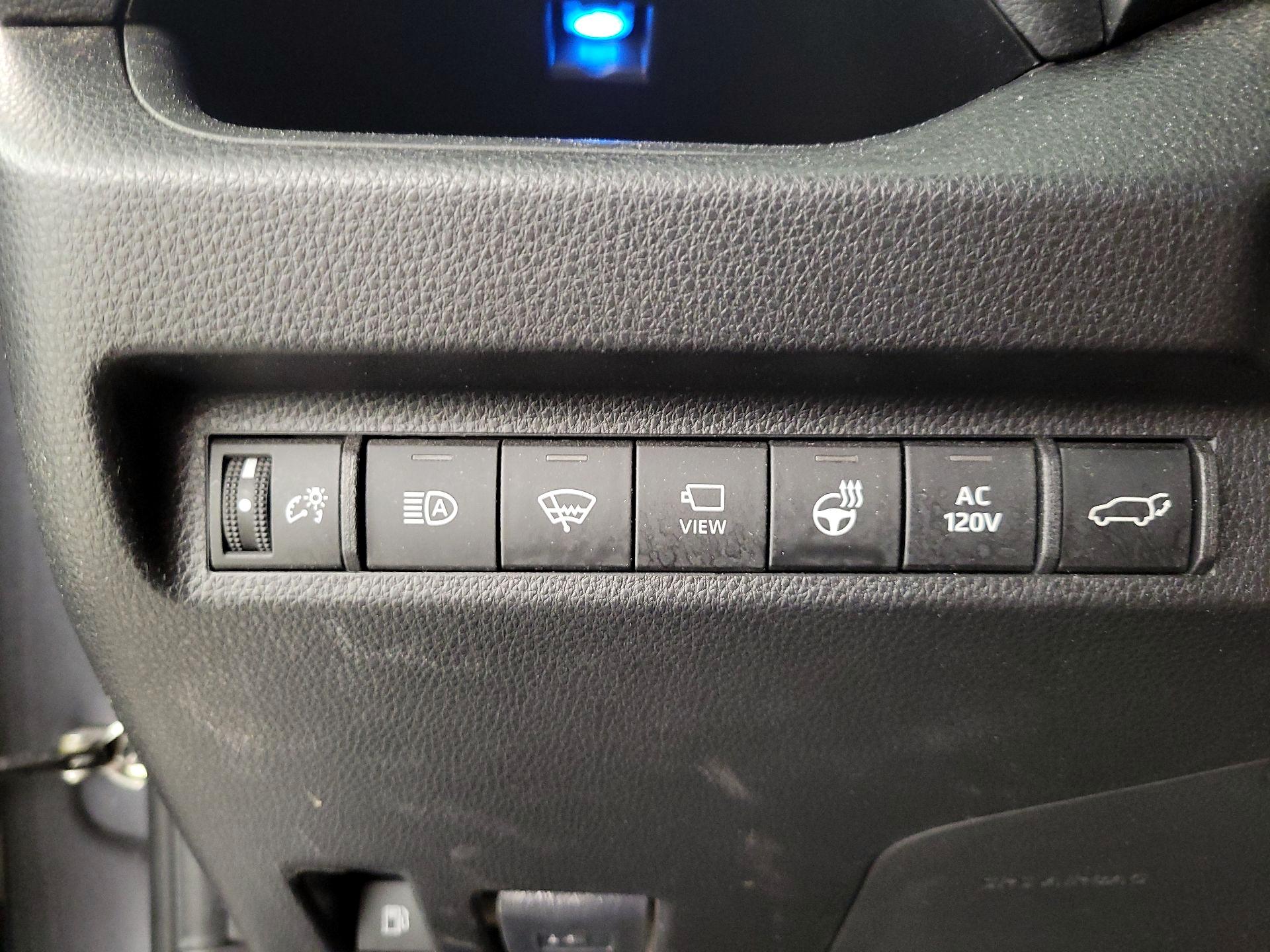 Thumbnail: 2021 Toyota RAV4 - 13