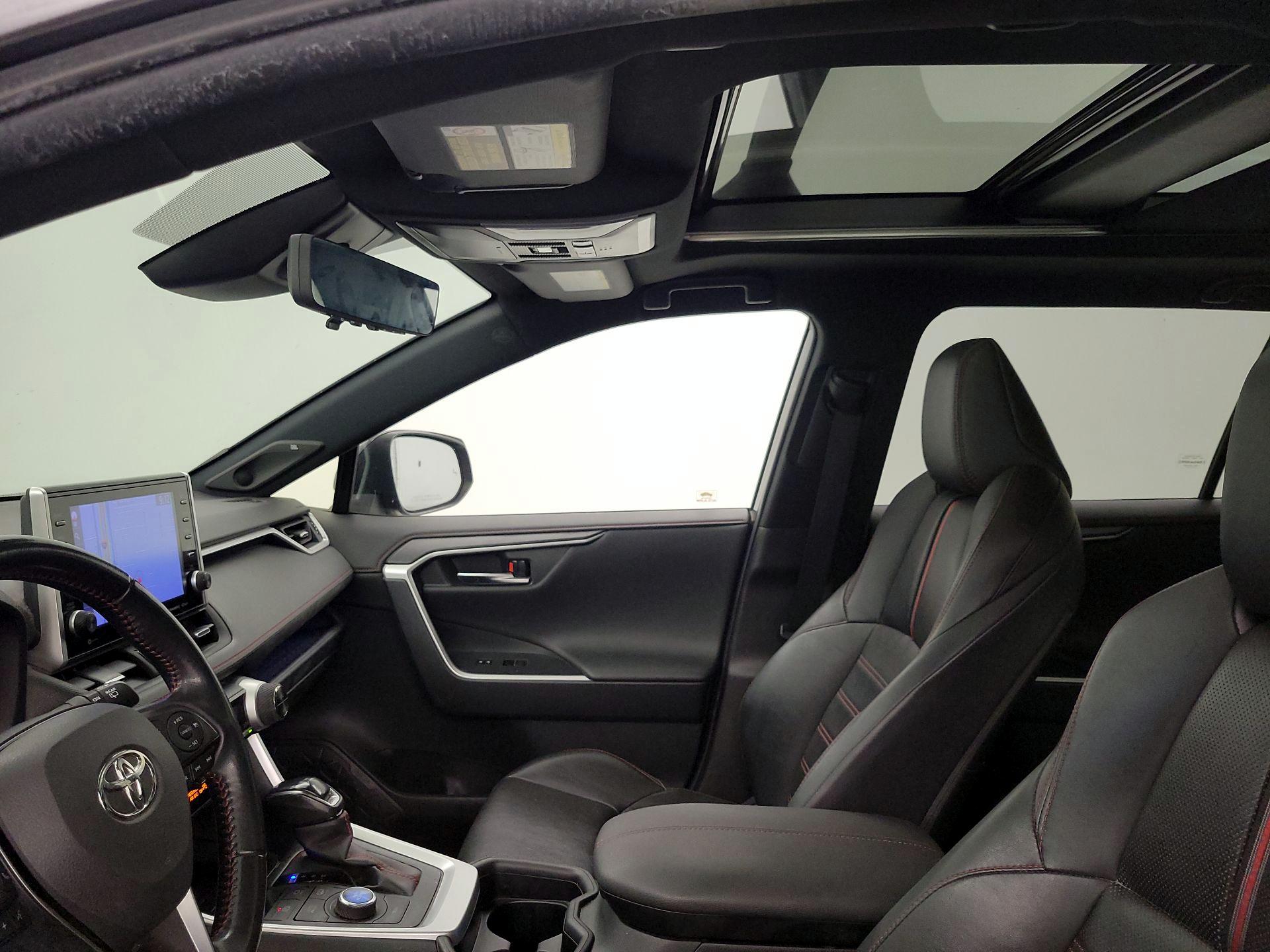 Thumbnail: 2021 Toyota RAV4 - 20