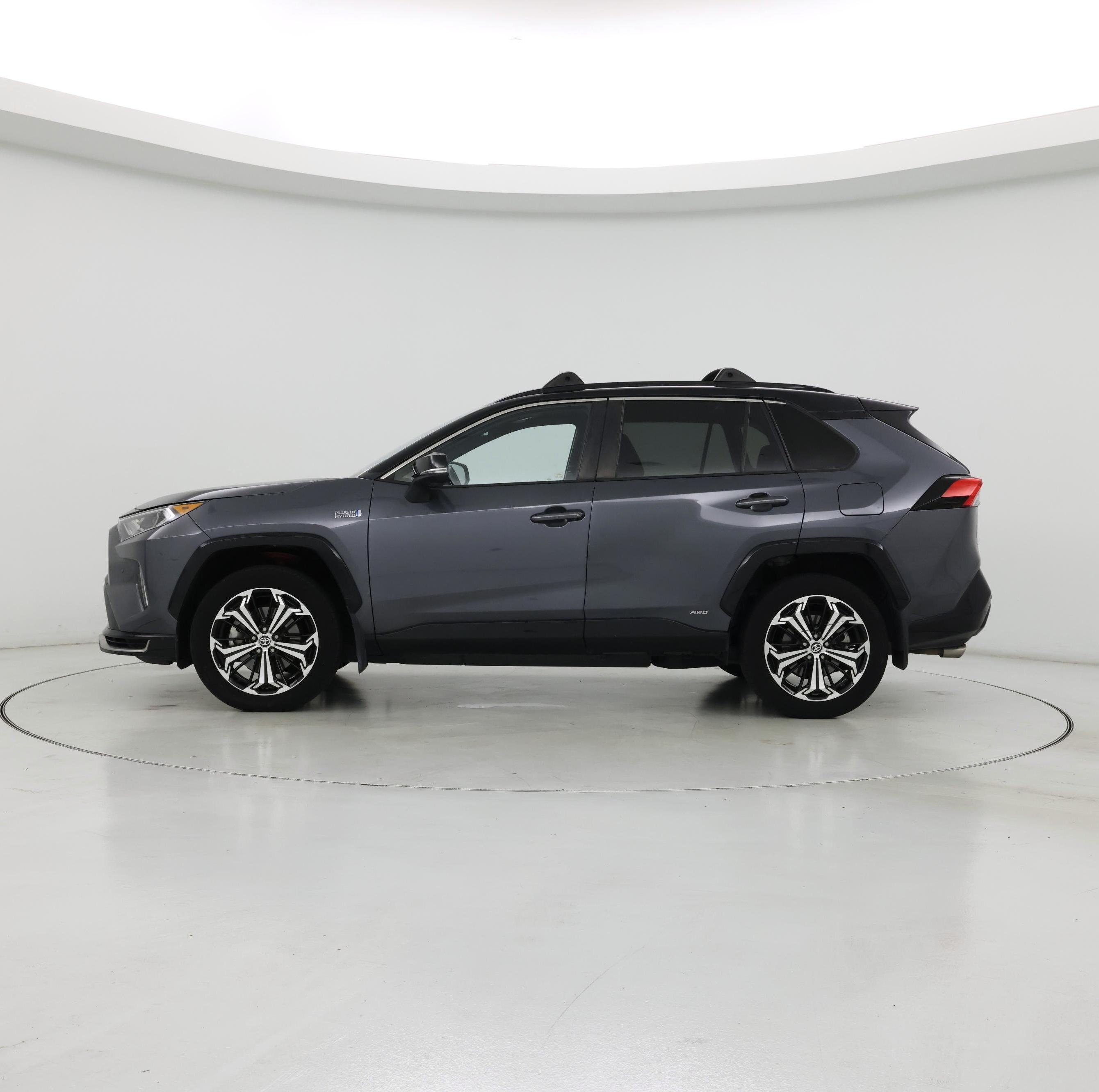 Thumbnail: 2021 Toyota RAV4 - 3