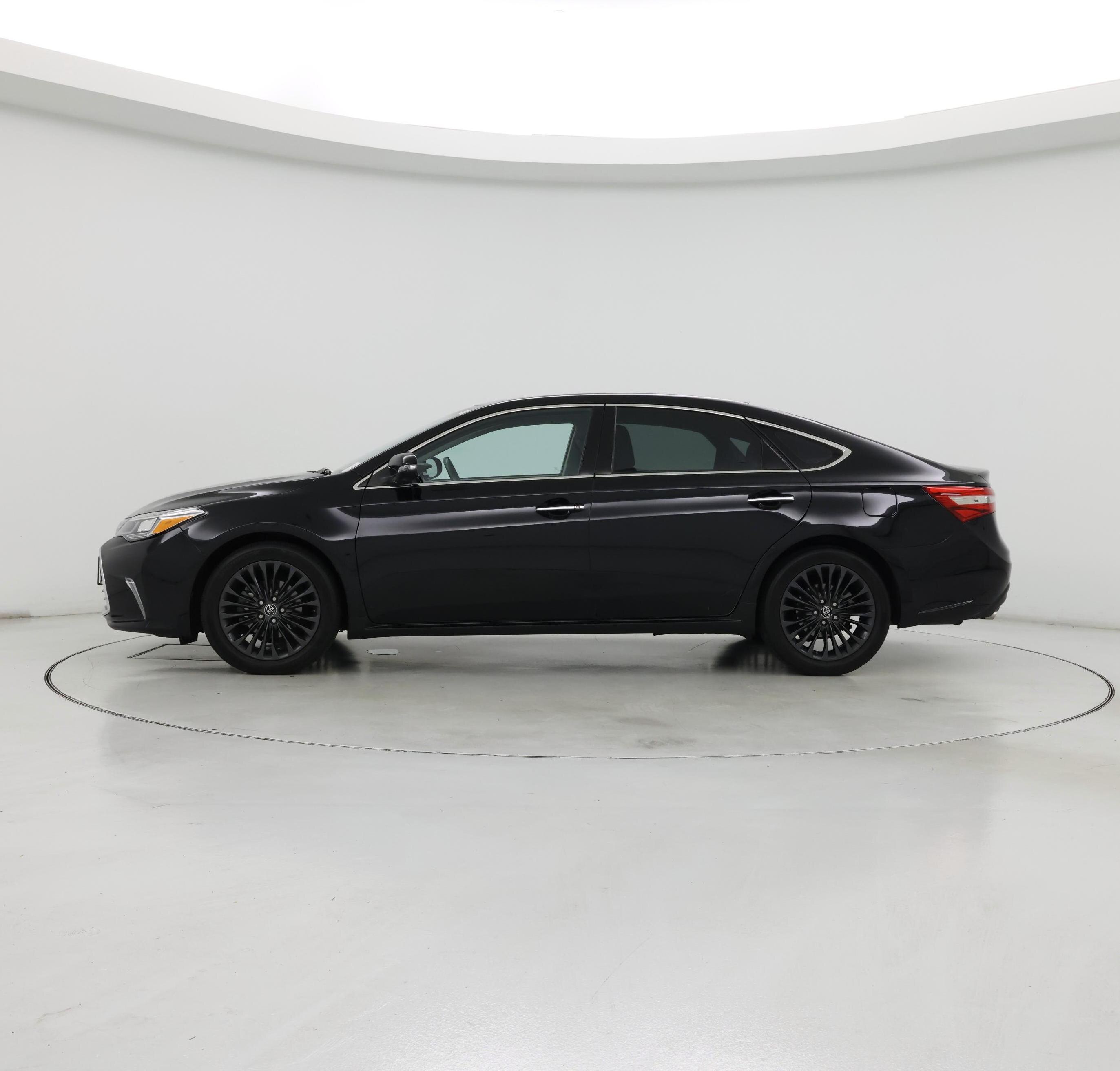Thumbnail: 2017 Toyota Avalon - 3