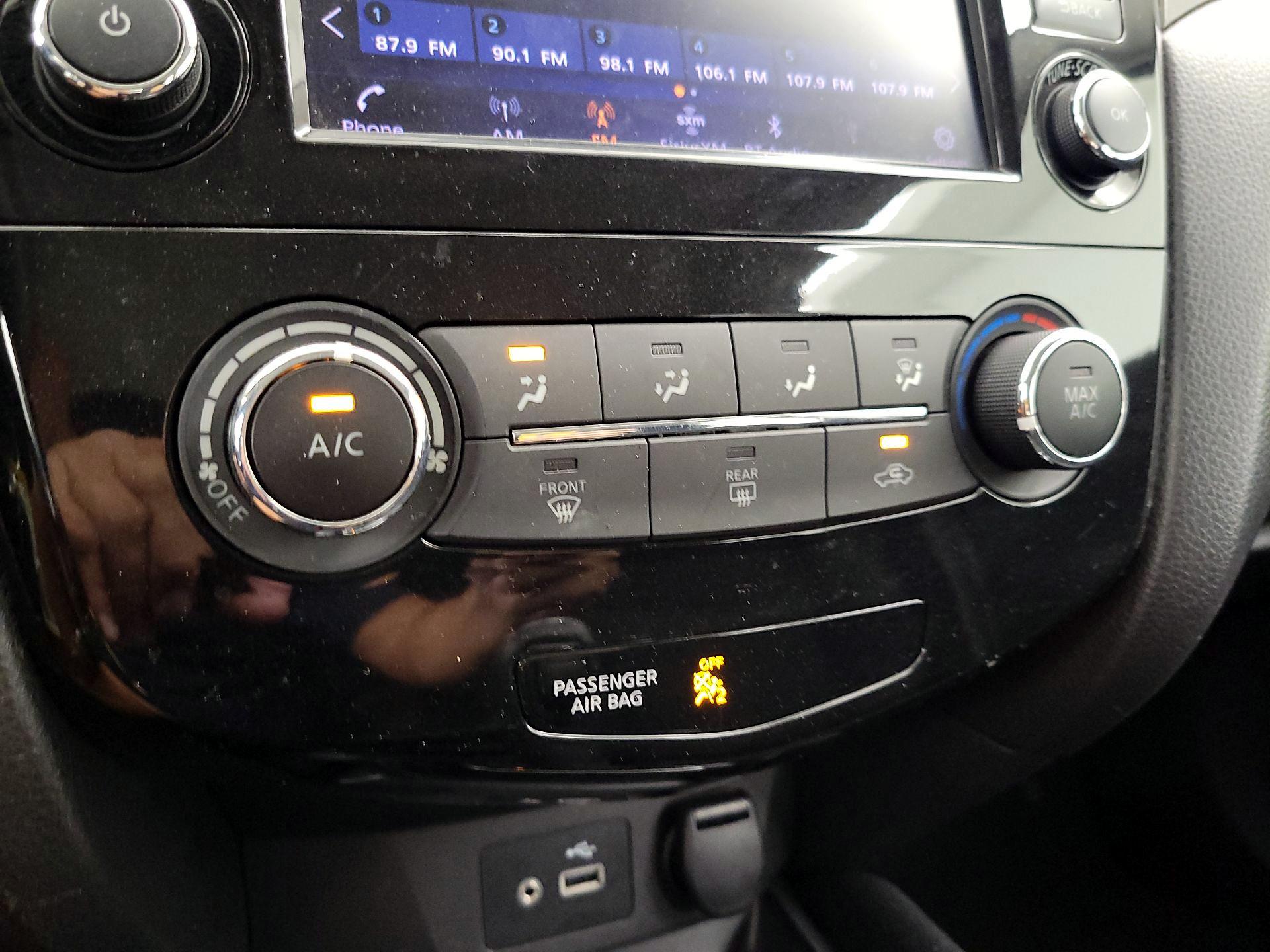 Thumbnail: 2019 Nissan Rogue Sport - 16