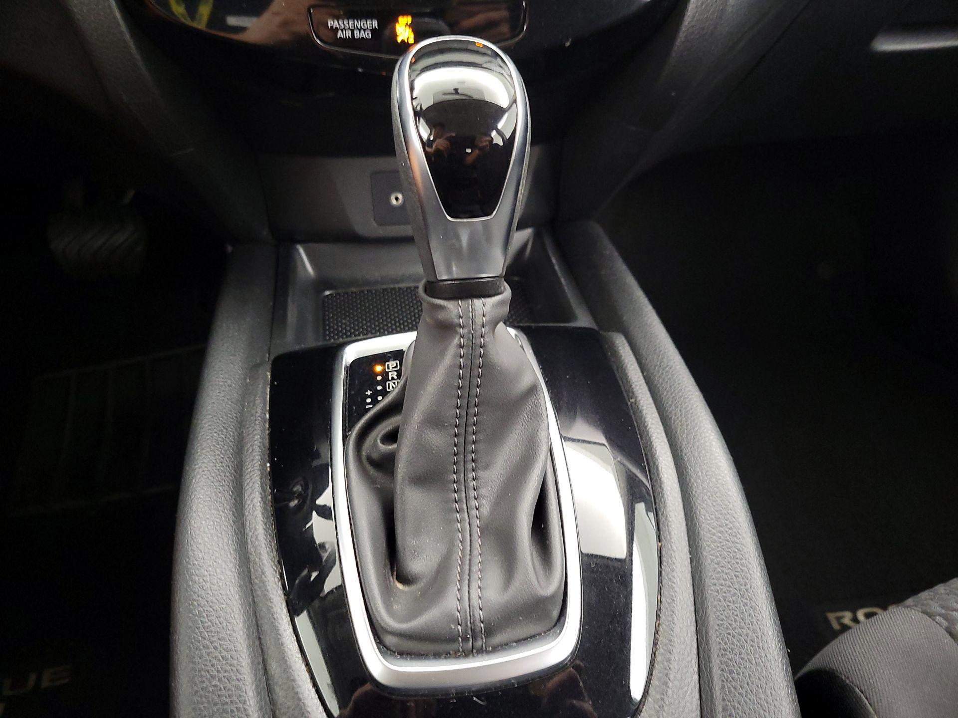 Thumbnail: 2019 Nissan Rogue Sport - 17