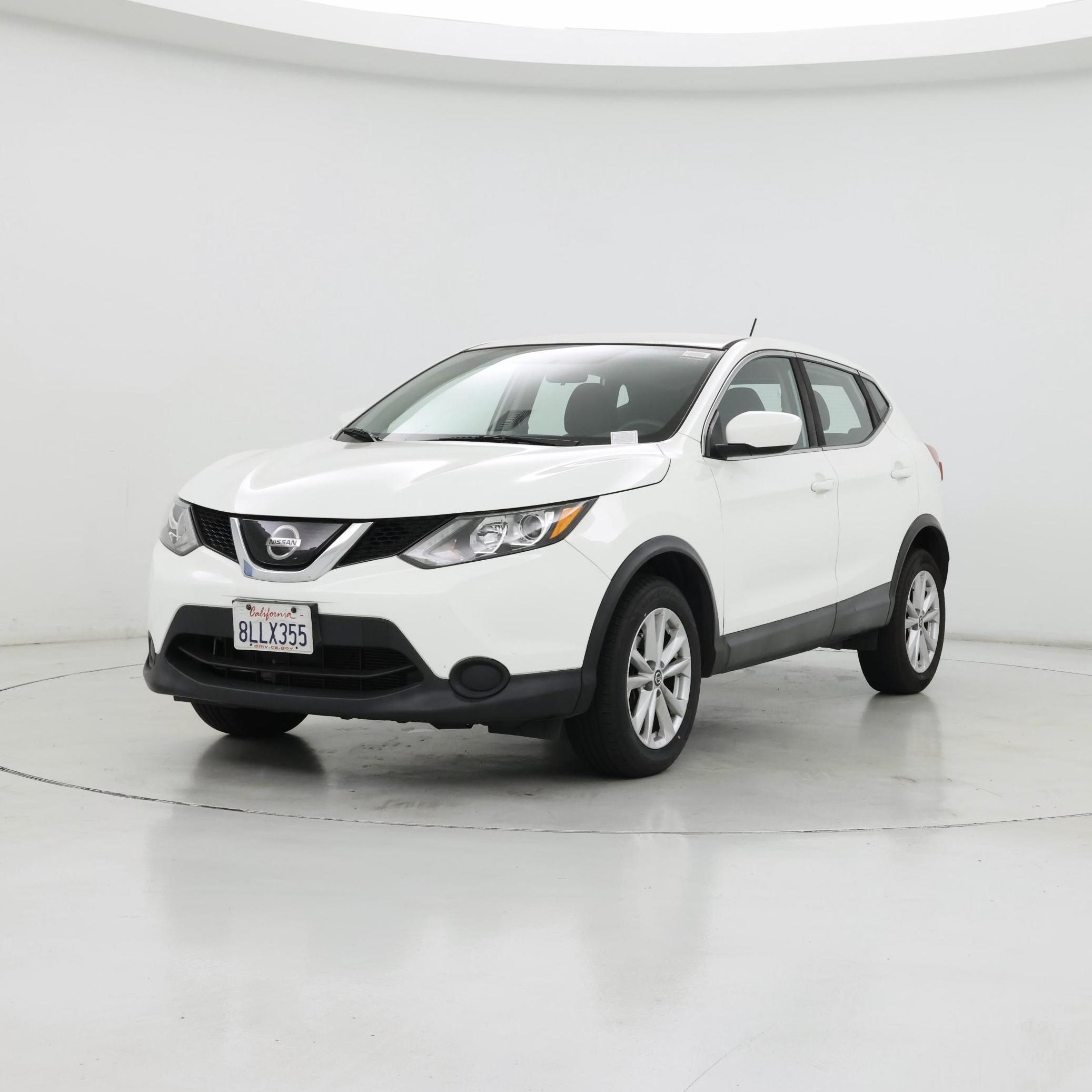 Thumbnail: 2019 Nissan Rogue Sport - 4