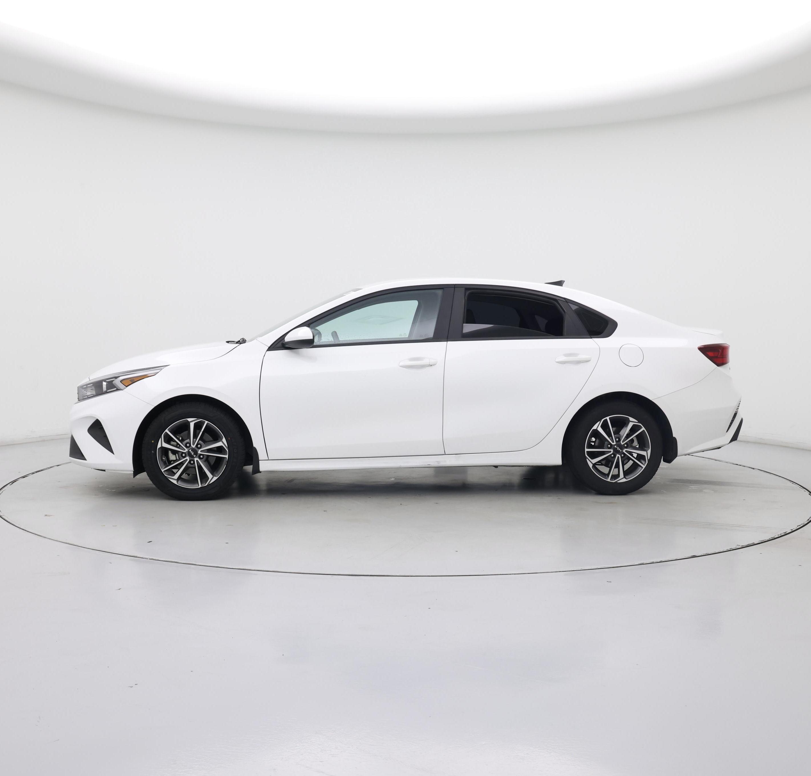 Thumbnail: 2023 Kia Forte - 3