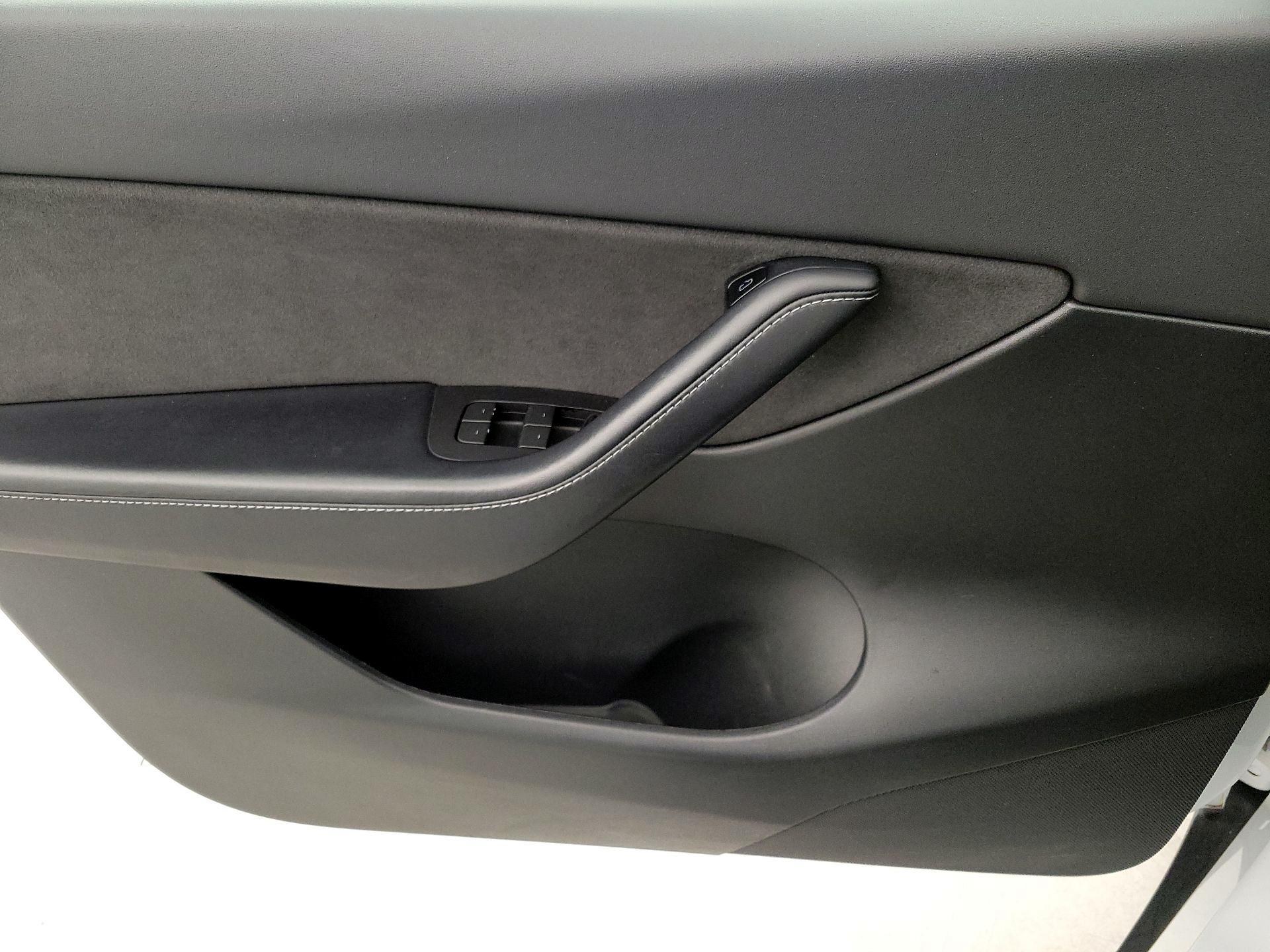 Thumbnail: 2022 Tesla Model Y - 12
