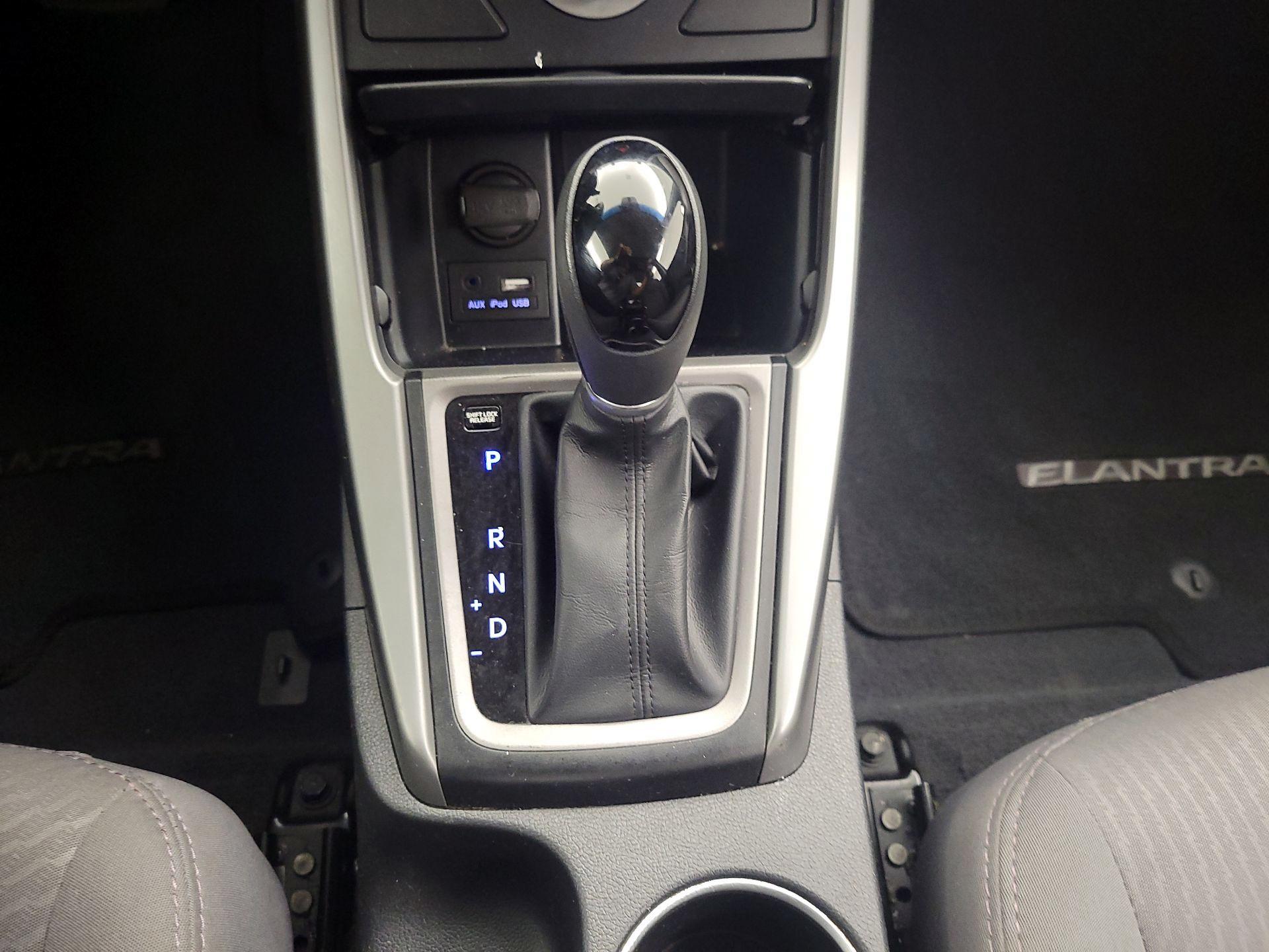 Thumbnail: 2016 Hyundai Elantra - 16
