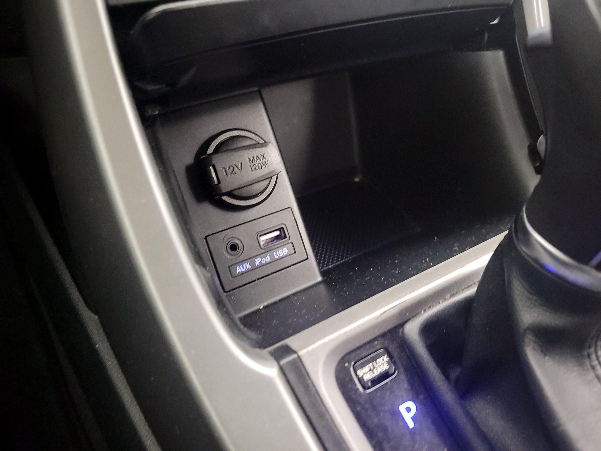 Thumbnail: 2016 Hyundai Elantra - 17