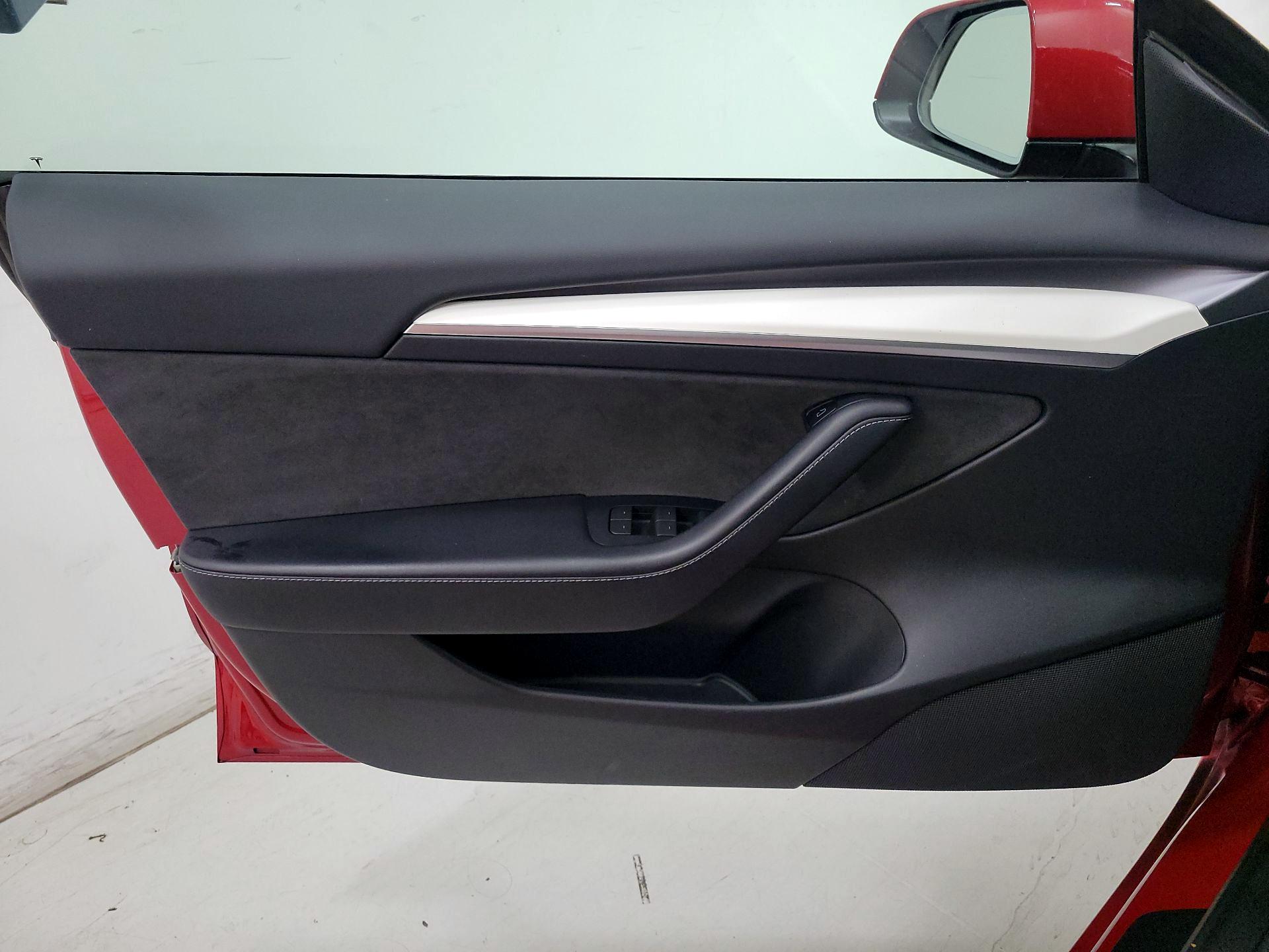 Thumbnail: 2023 Tesla Model 3 - 10
