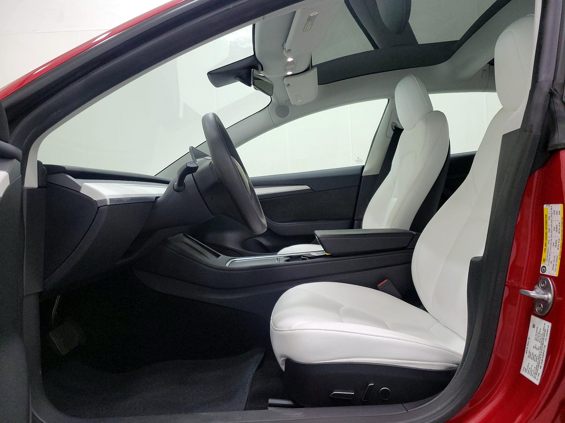Thumbnail: 2023 Tesla Model 3 - 15