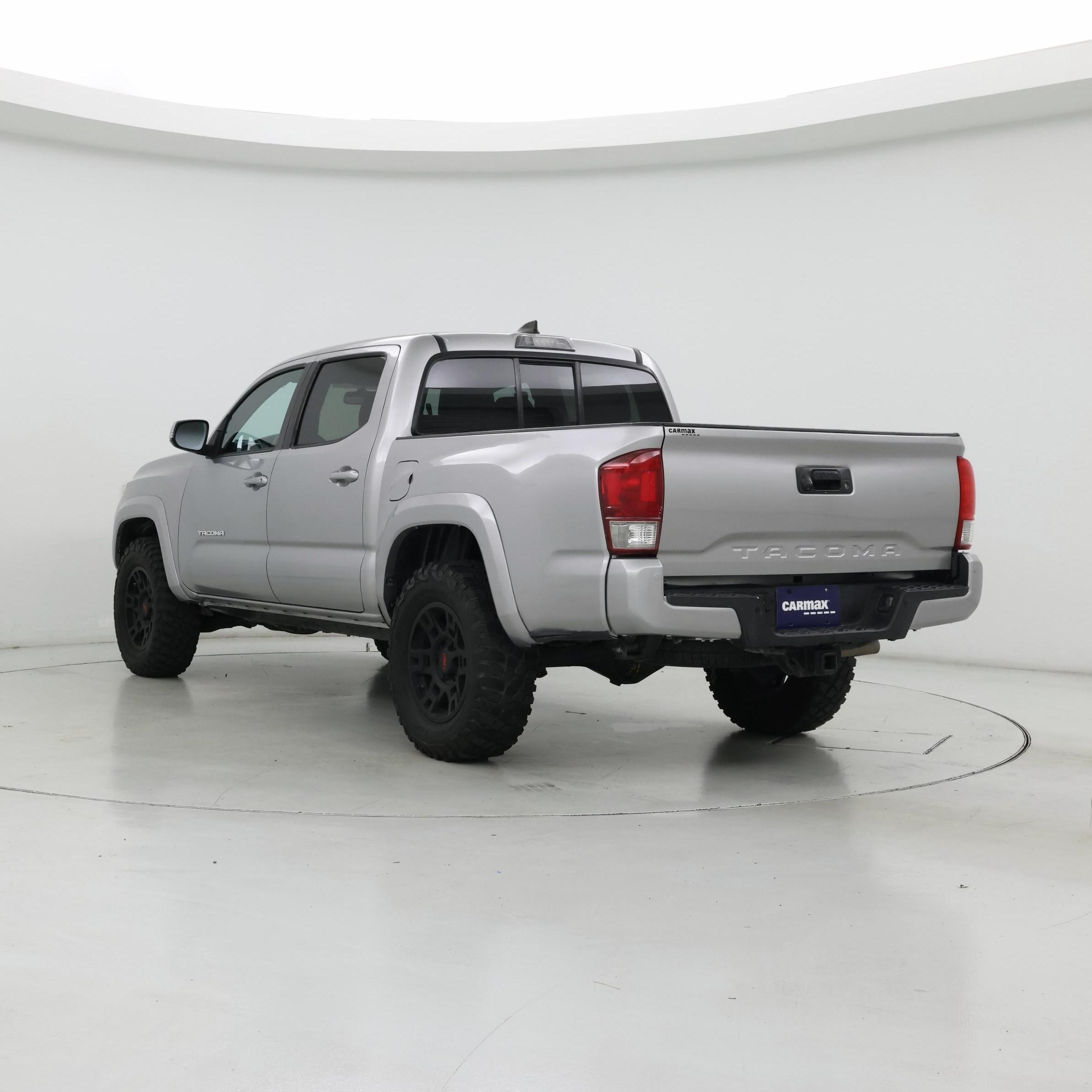 Thumbnail: 2016 Toyota Tacoma - 2