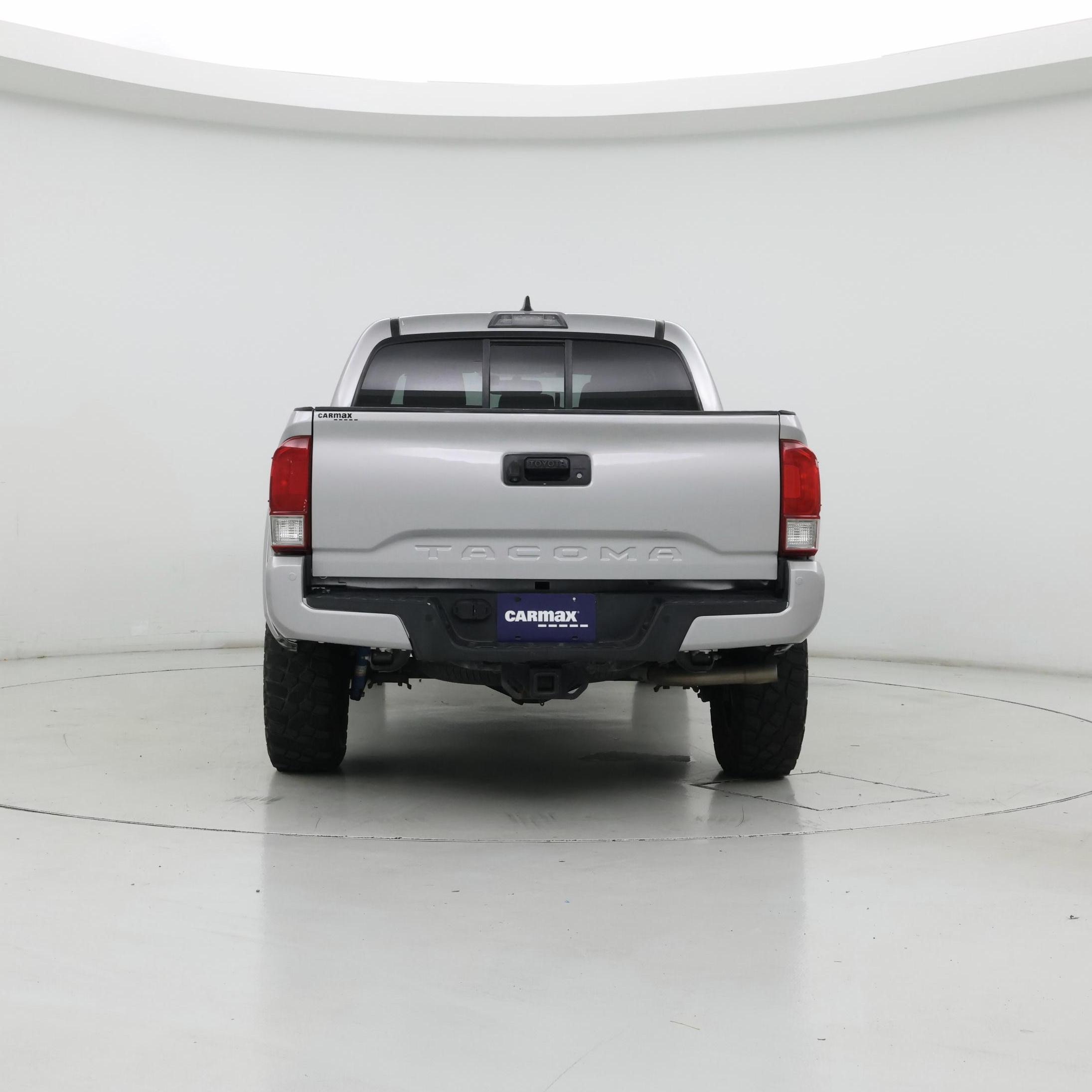 Thumbnail: 2016 Toyota Tacoma - 6