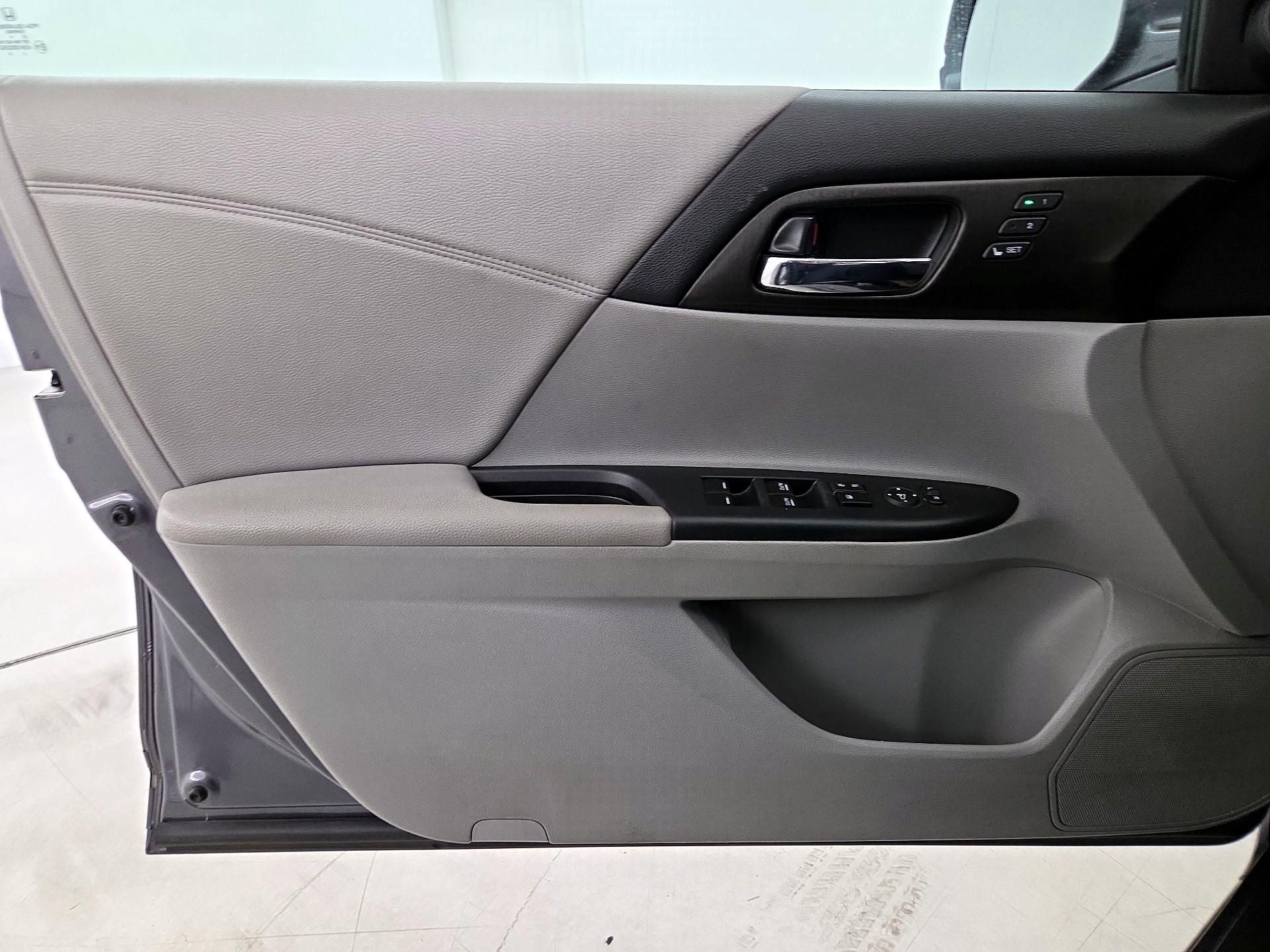 Thumbnail: 2015 Honda Accord - 12