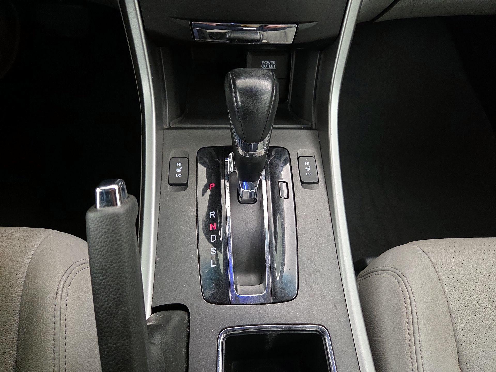 Thumbnail: 2015 Honda Accord - 17