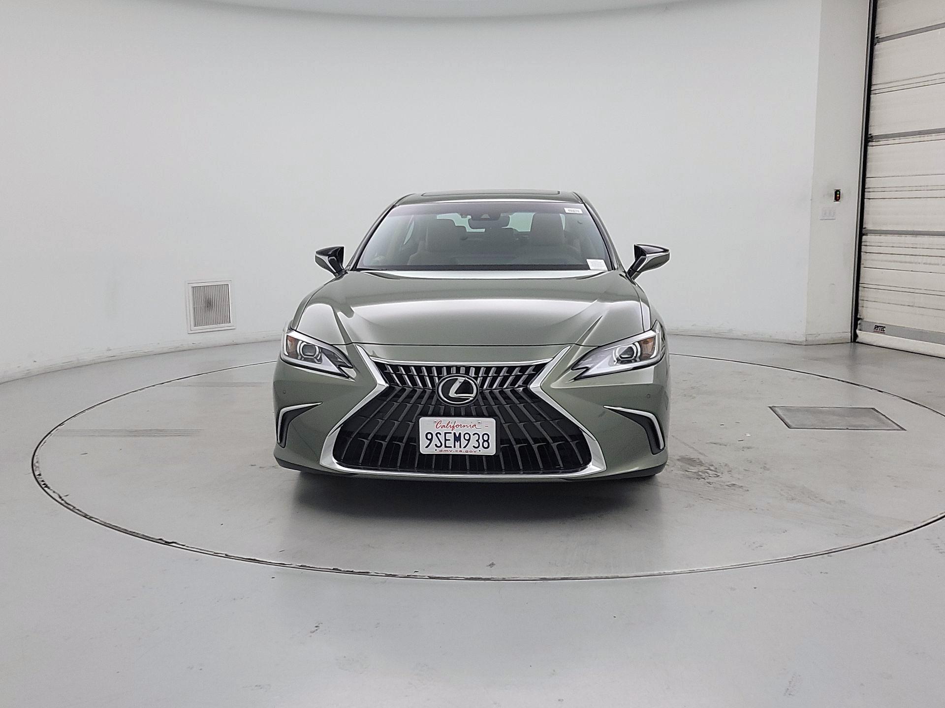 Thumbnail: 2025 Lexus ES - 2