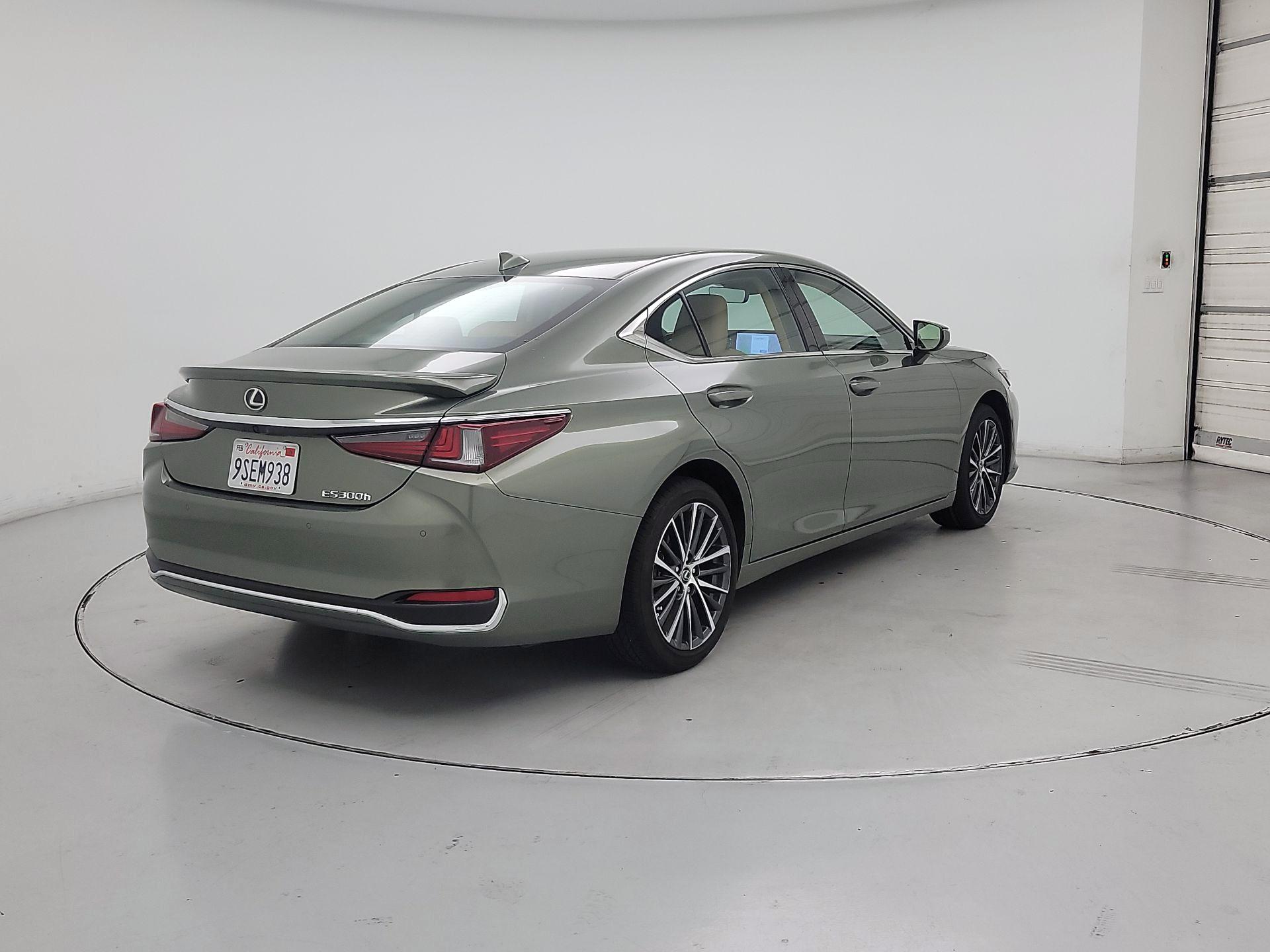 Thumbnail: 2025 Lexus ES - 5