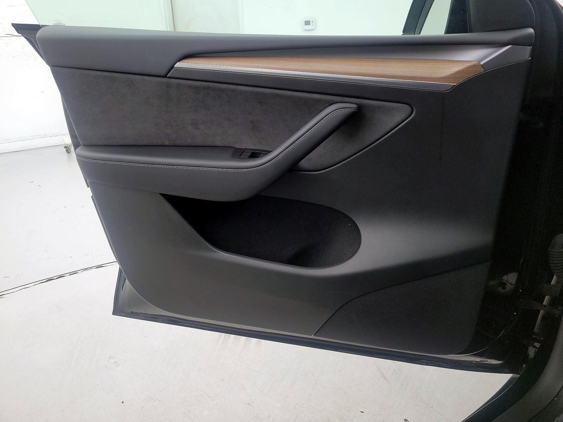 Thumbnail: 2024 Tesla Model Y - 10