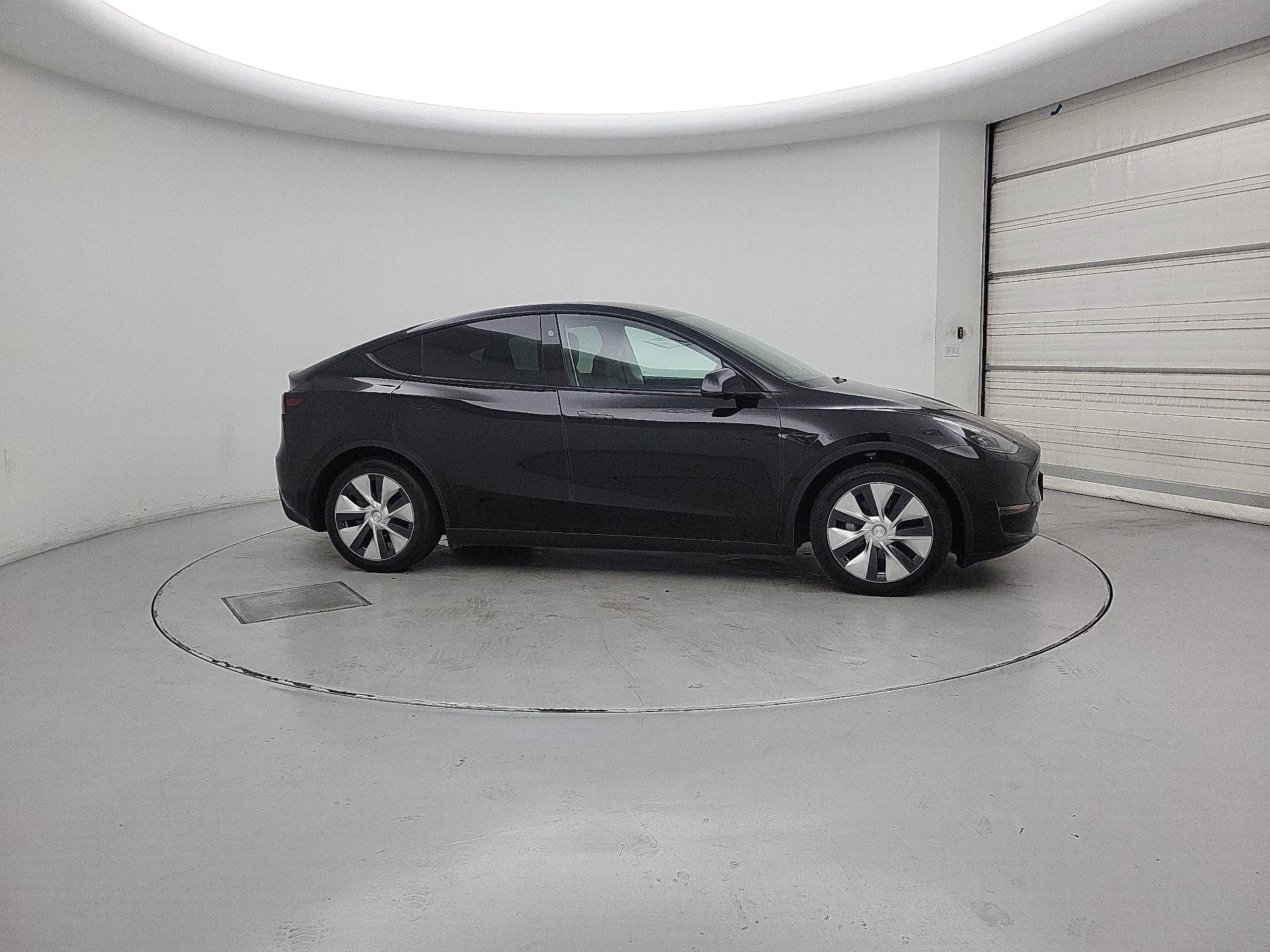 Thumbnail: 2024 Tesla Model Y - 4