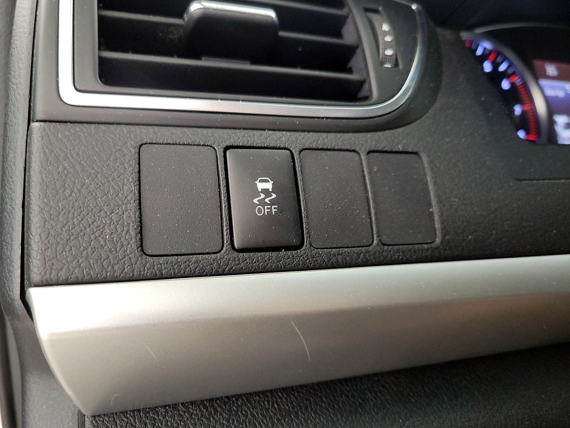 Thumbnail: 2017 Toyota Camry - 13