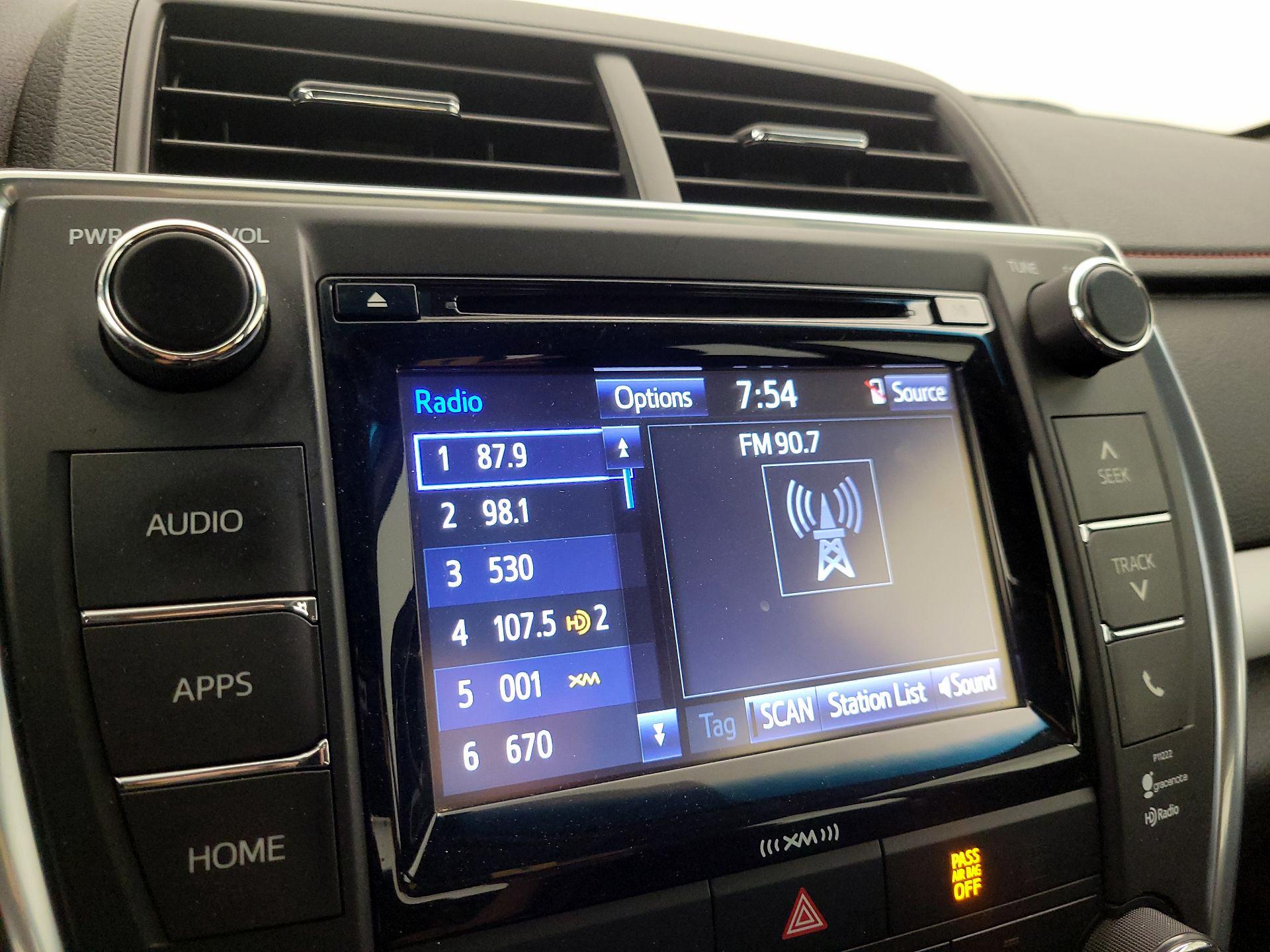 Thumbnail: 2017 Toyota Camry - 15